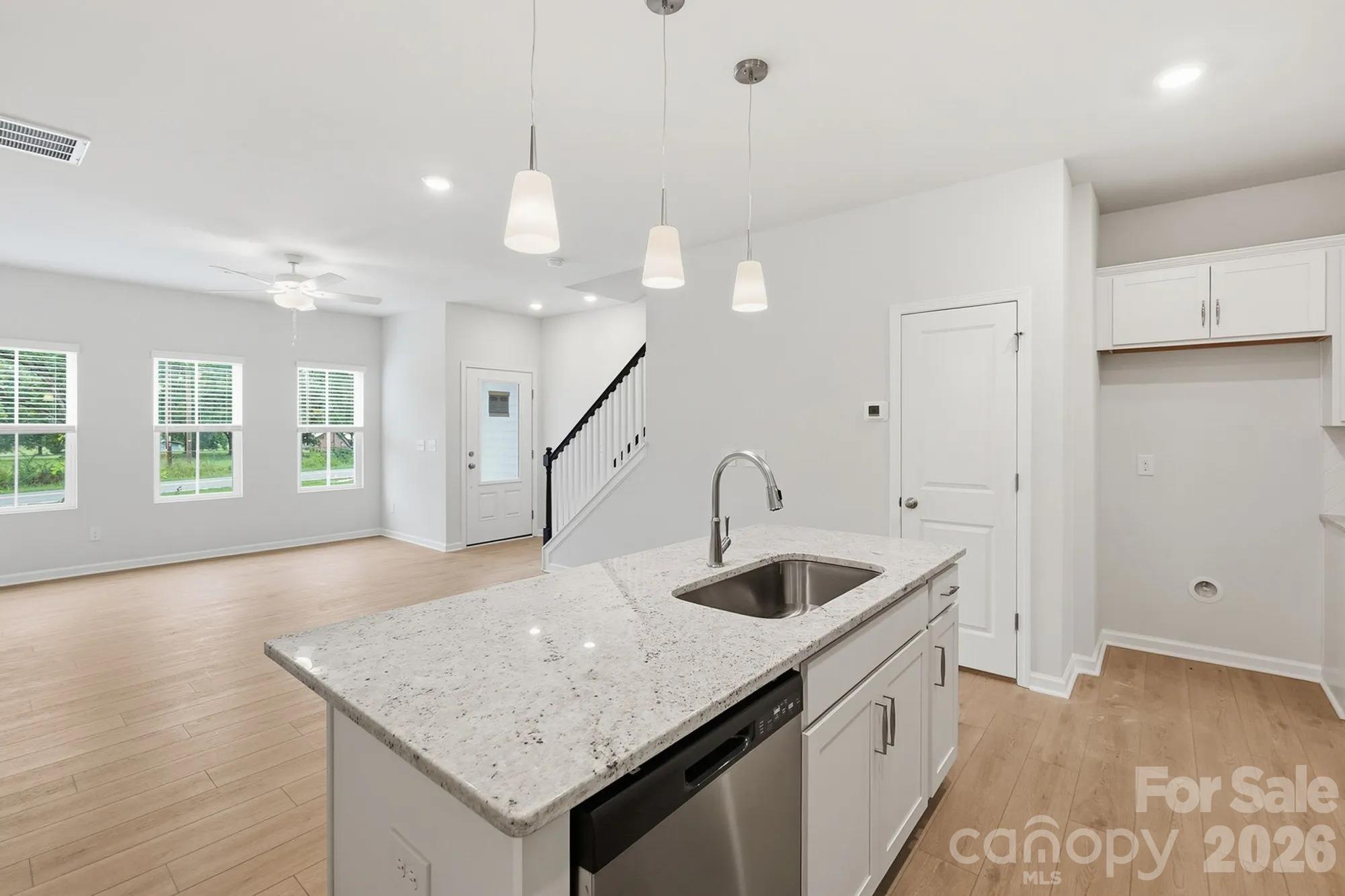 4632 Lakeview Road 6 Property Photo 4