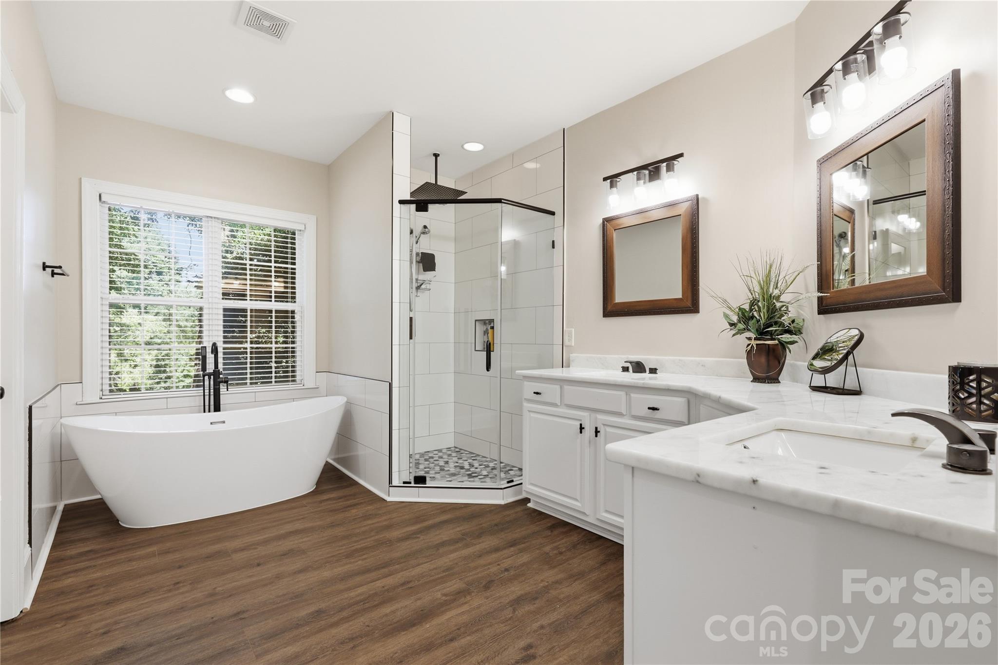 714 Bridgewater Drive Property Photo 24