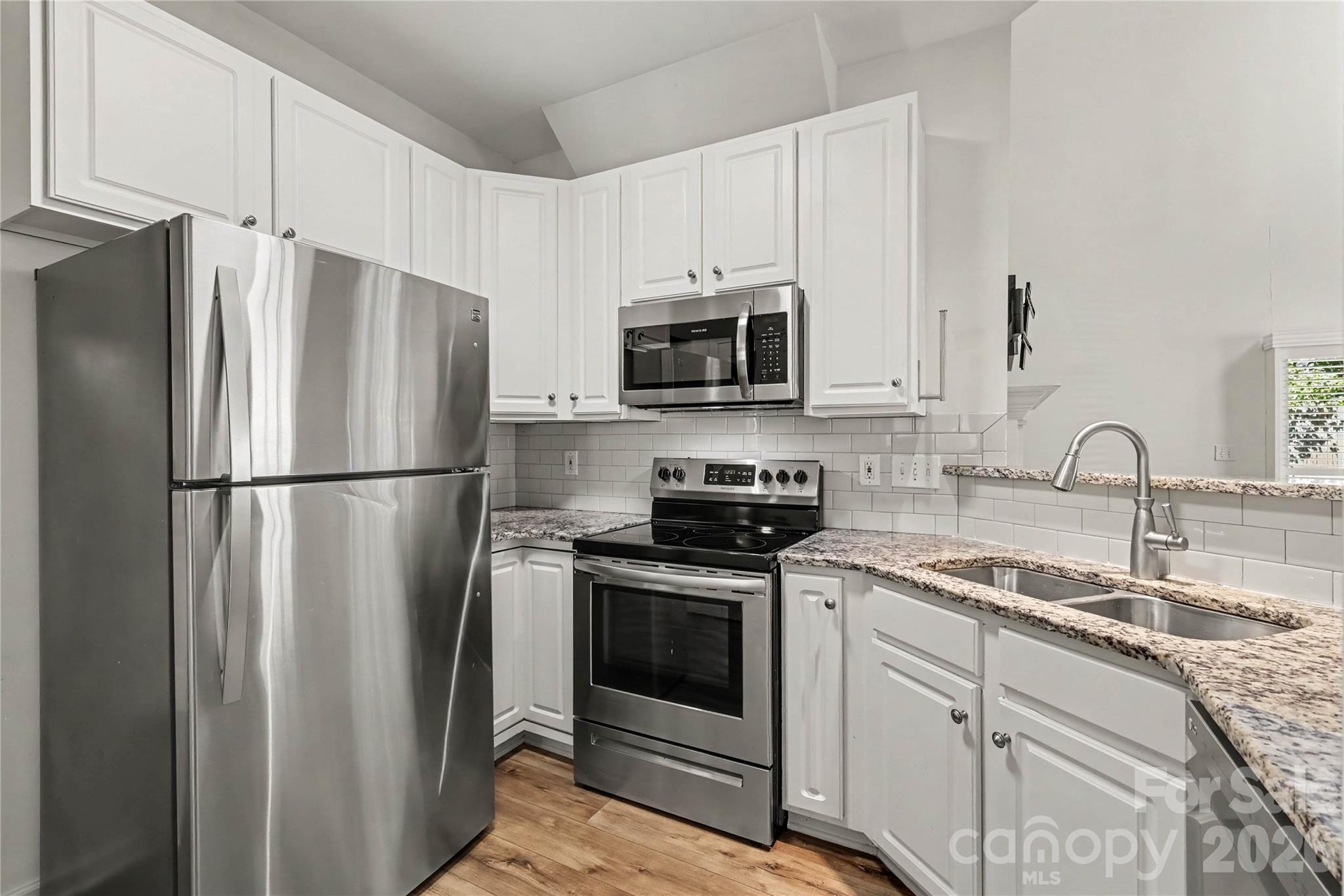 2314 Mirage Place Property Photo 11