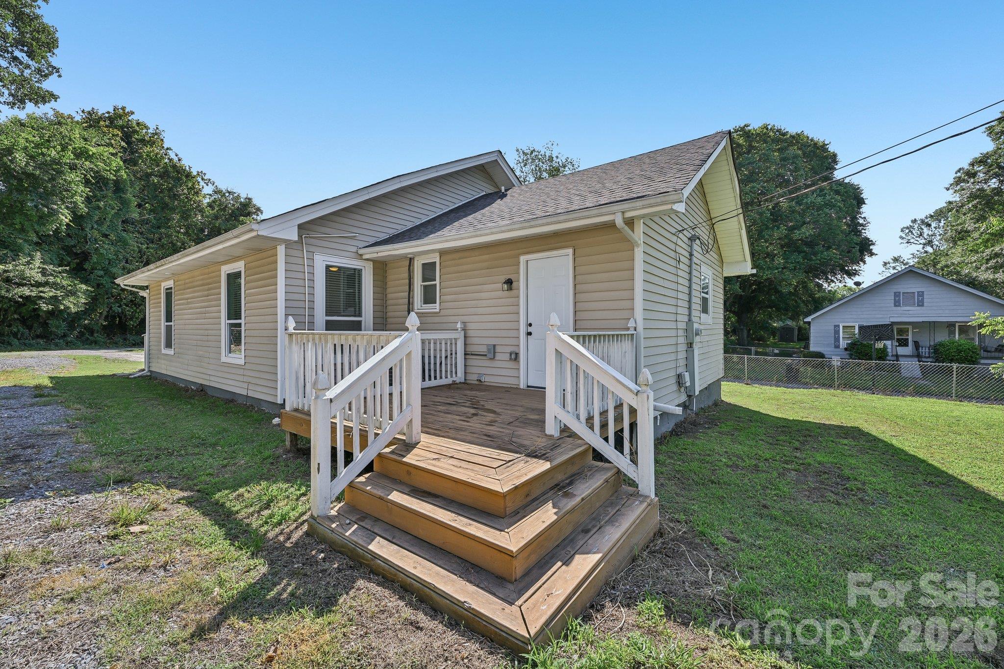 2509 Gardner Street Property Photo 4