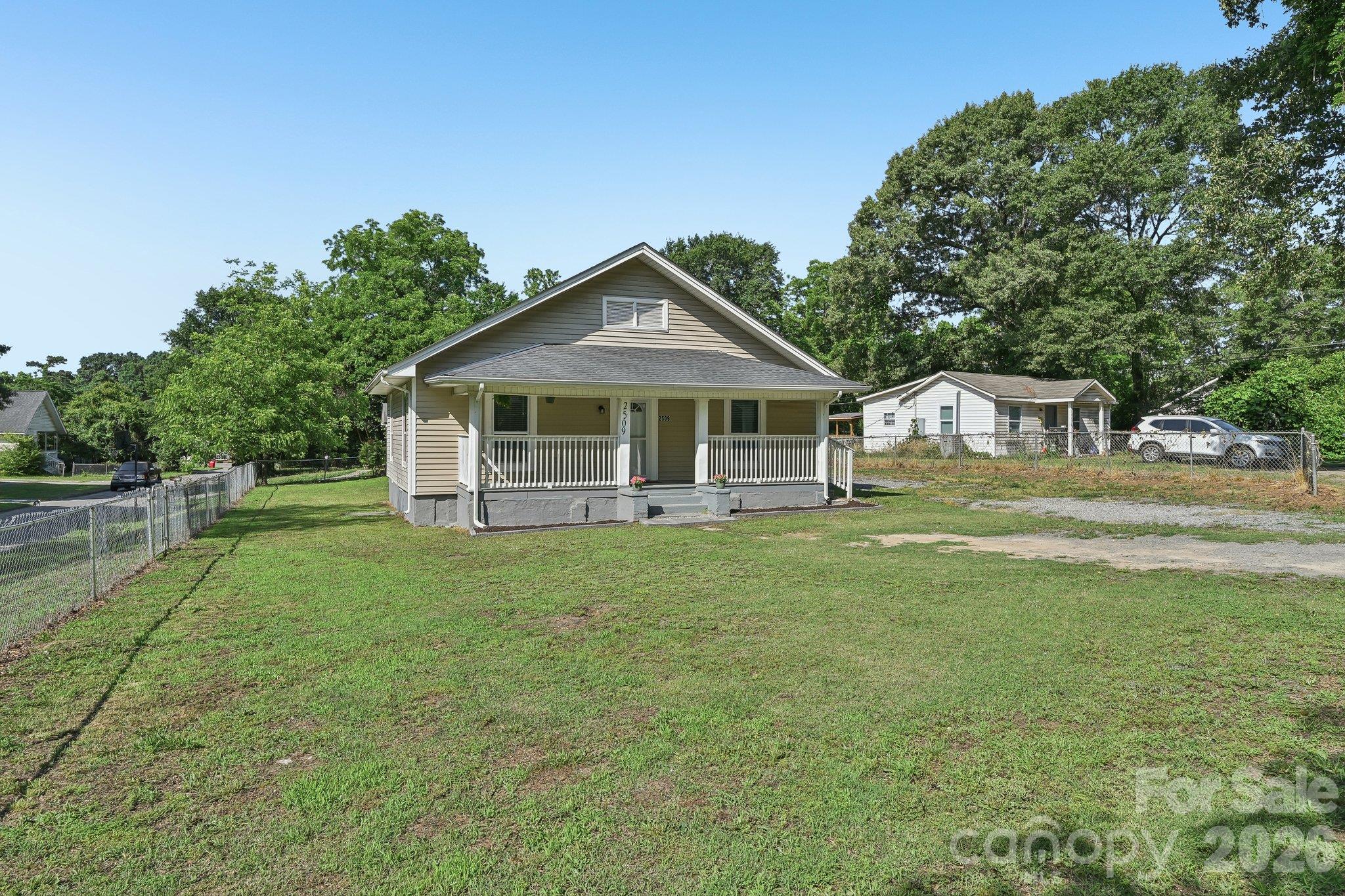 2509 Gardner Street Property Photo 5