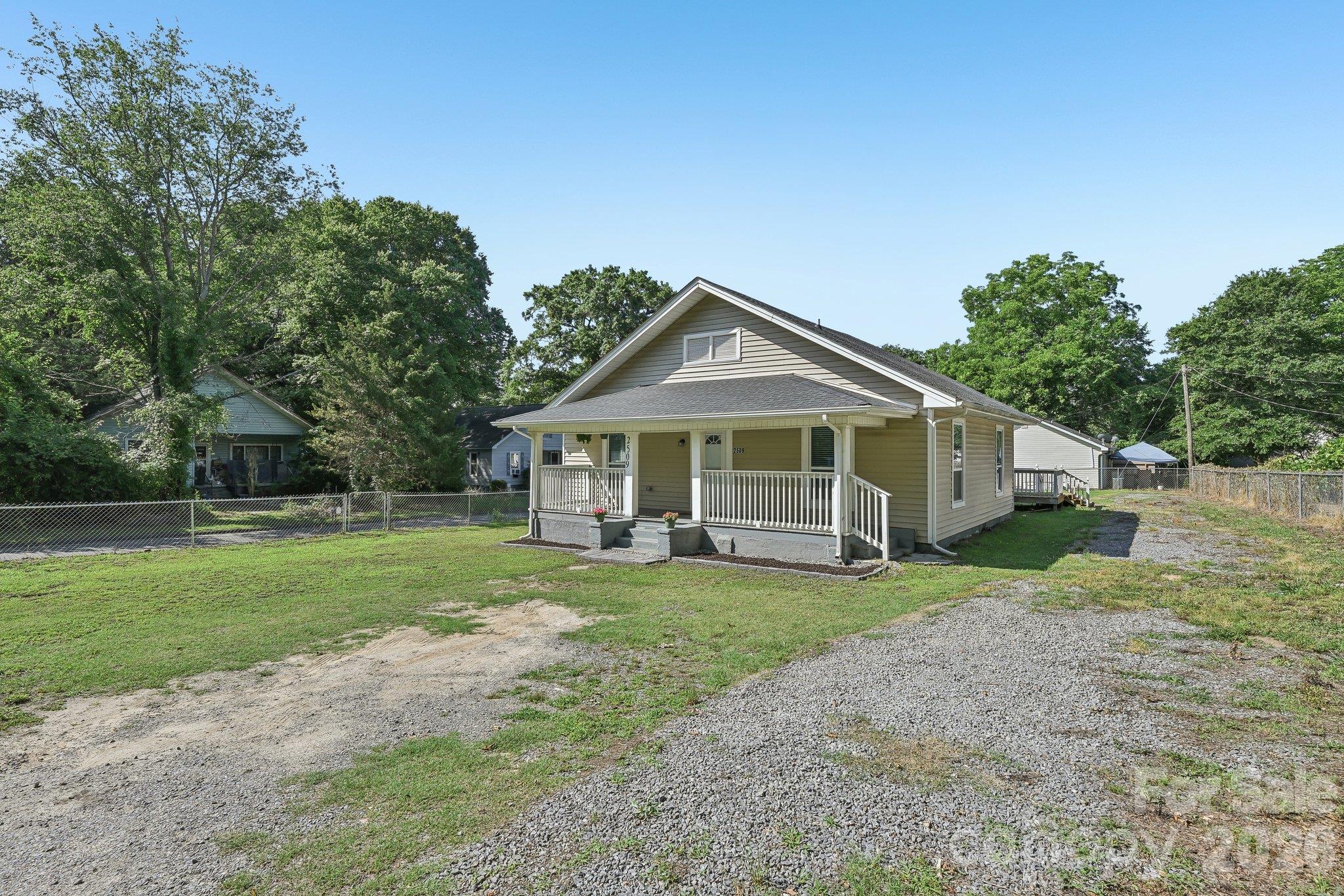 2509 Gardner Street Property Photo 6