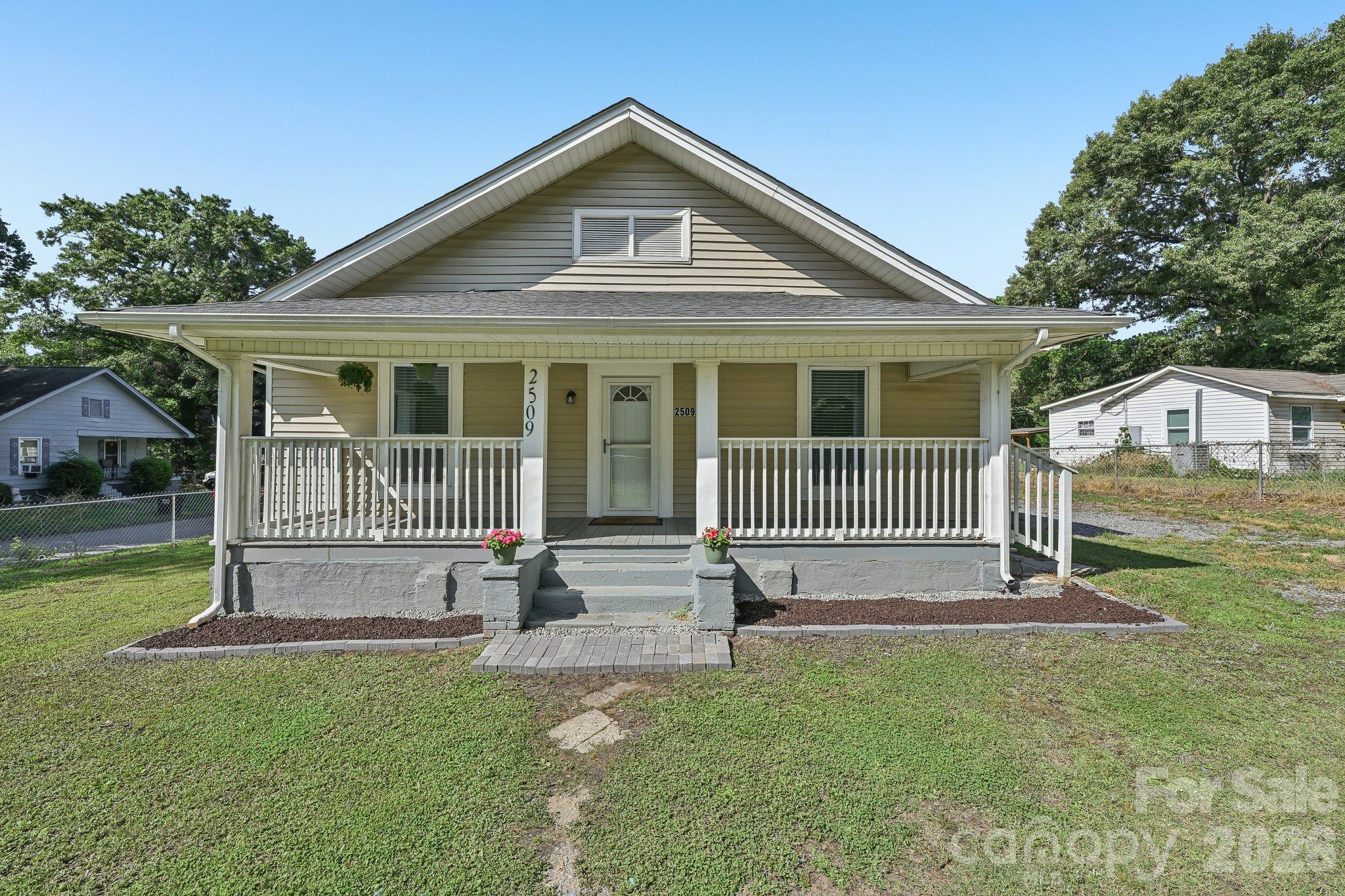 2509 Gardner Street Property Photo 8
