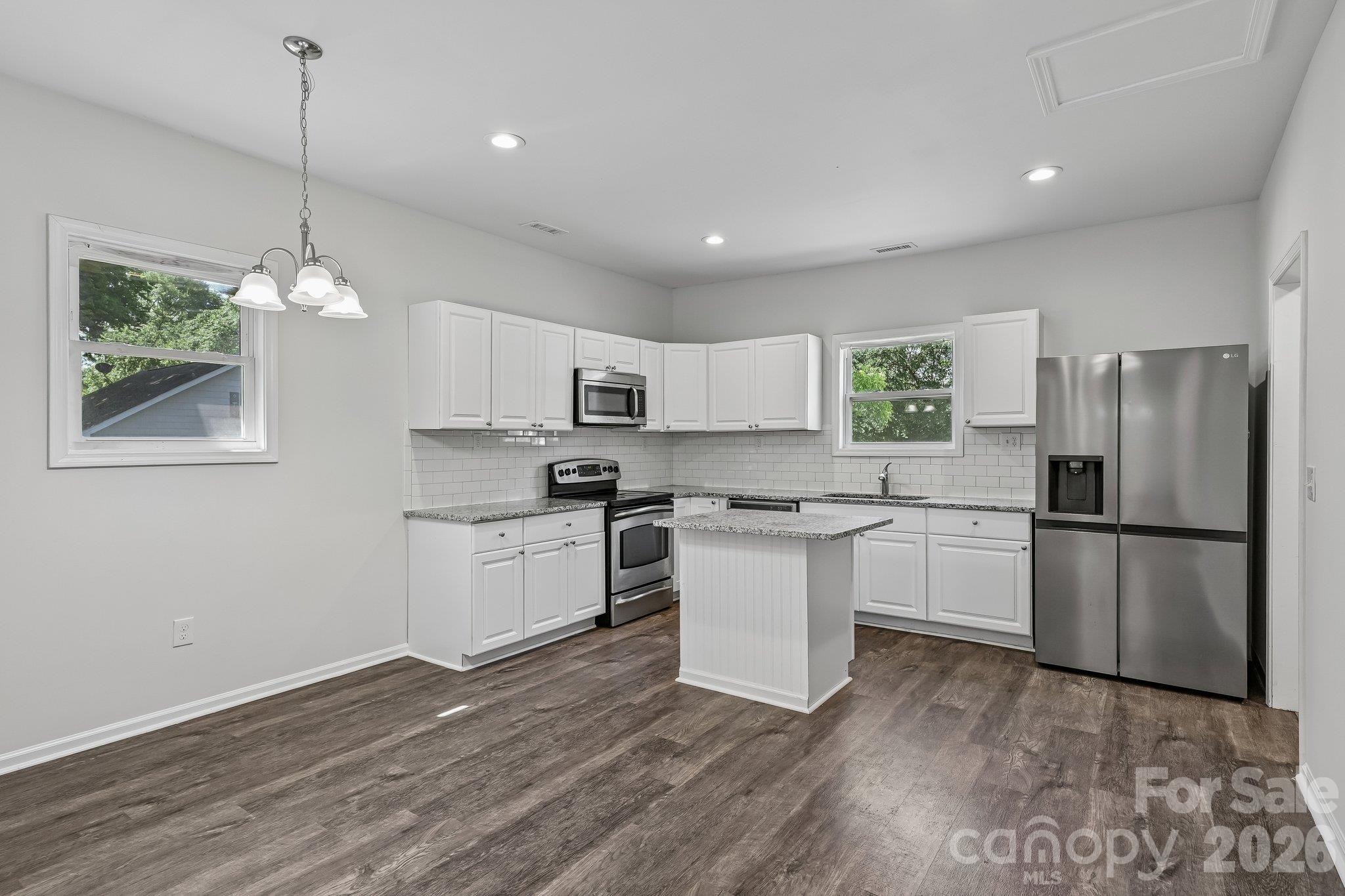 2509 Gardner Street Property Photo 17