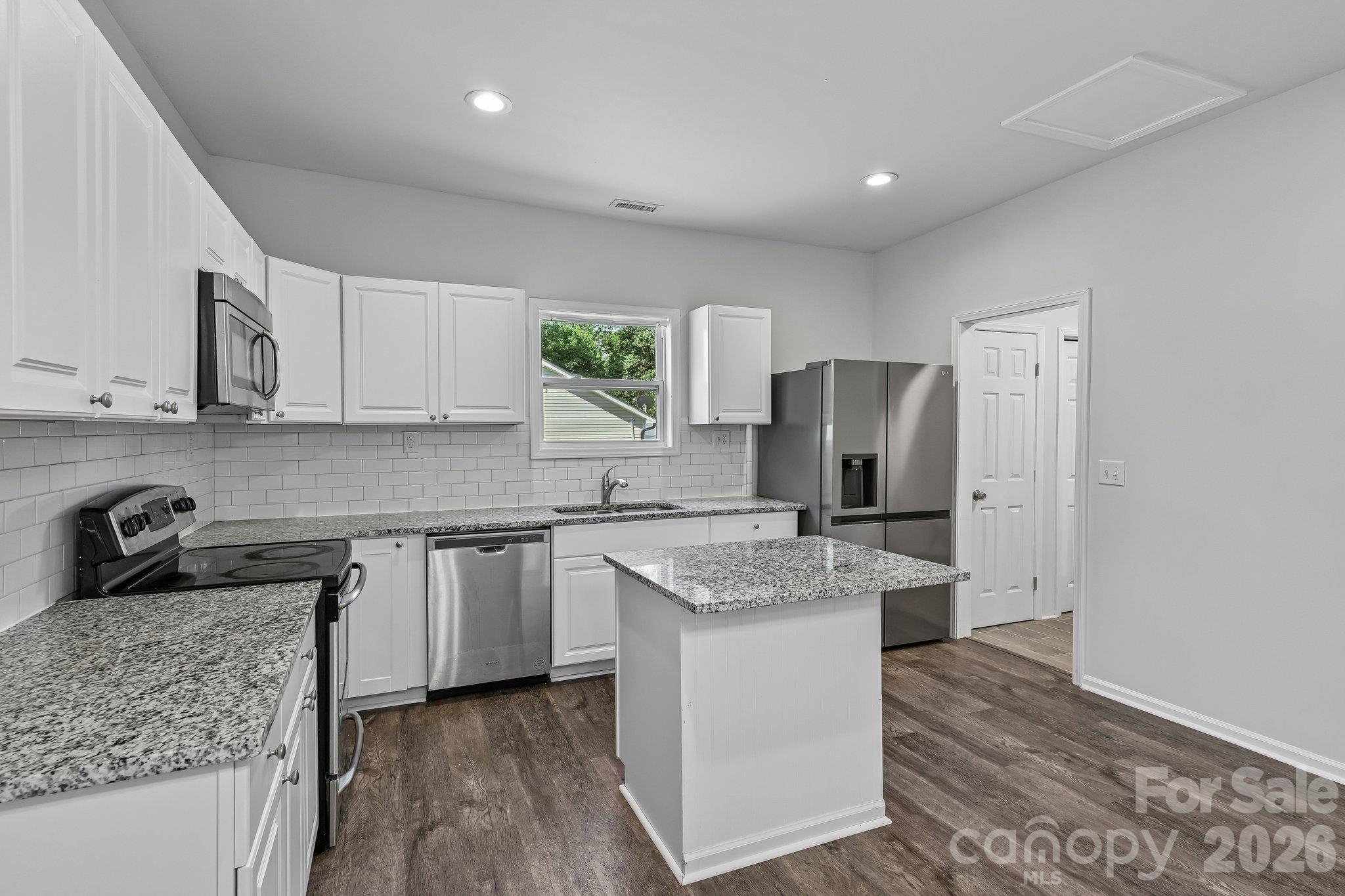 2509 Gardner Street Property Photo 18
