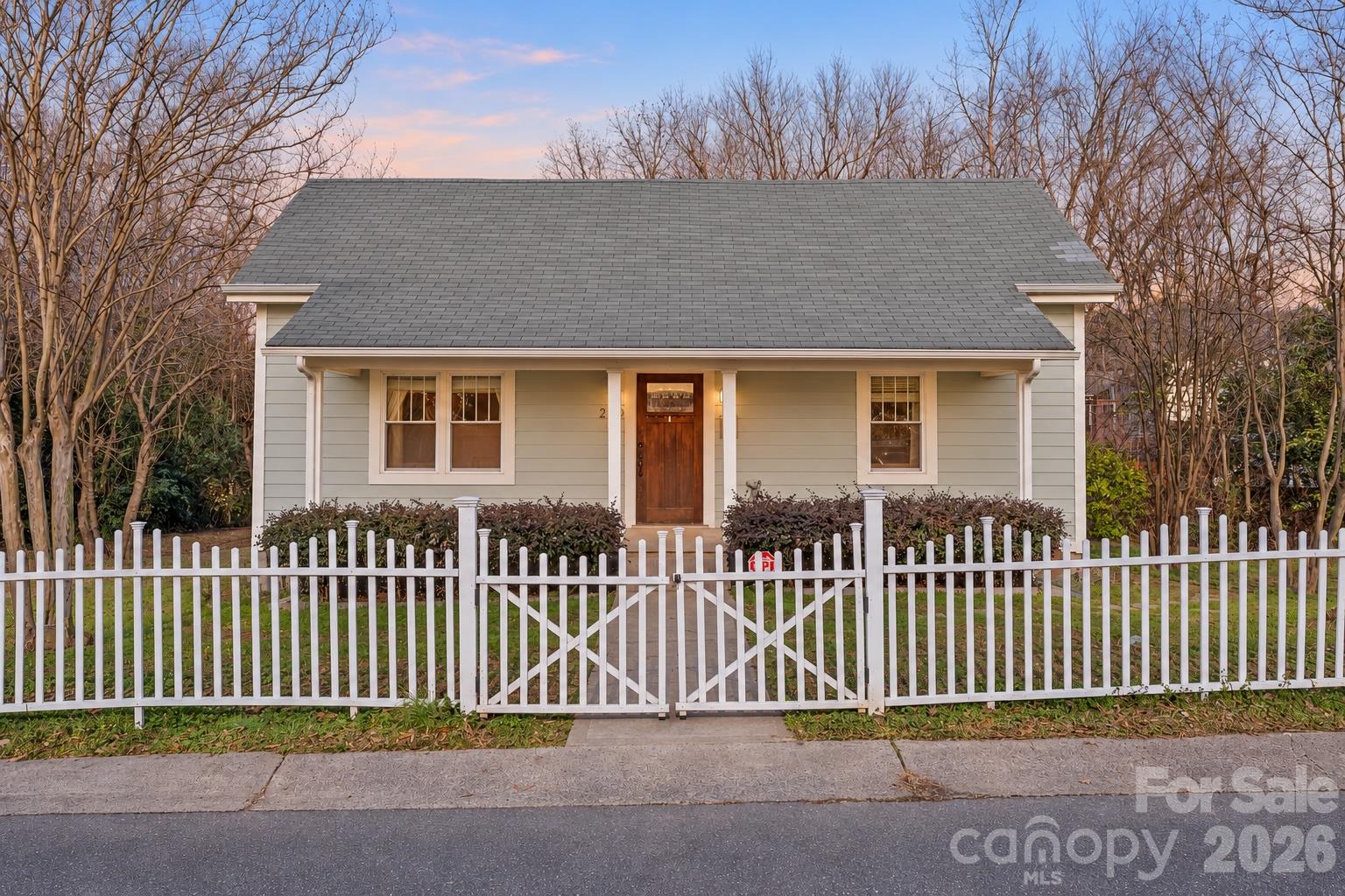 2815 N Myers Street Property Photo 1