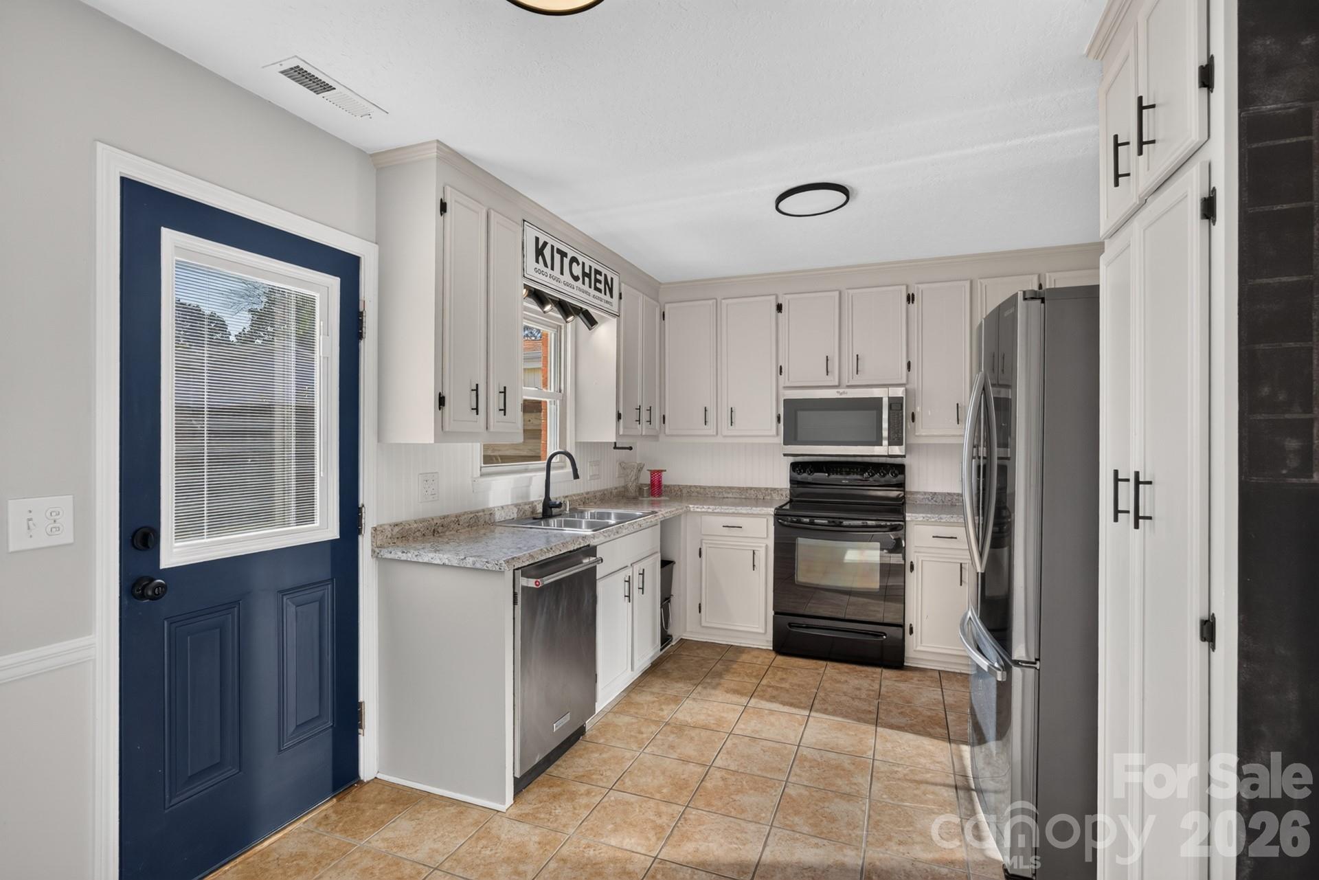 817 Mitchell Avenue Property Photo 7