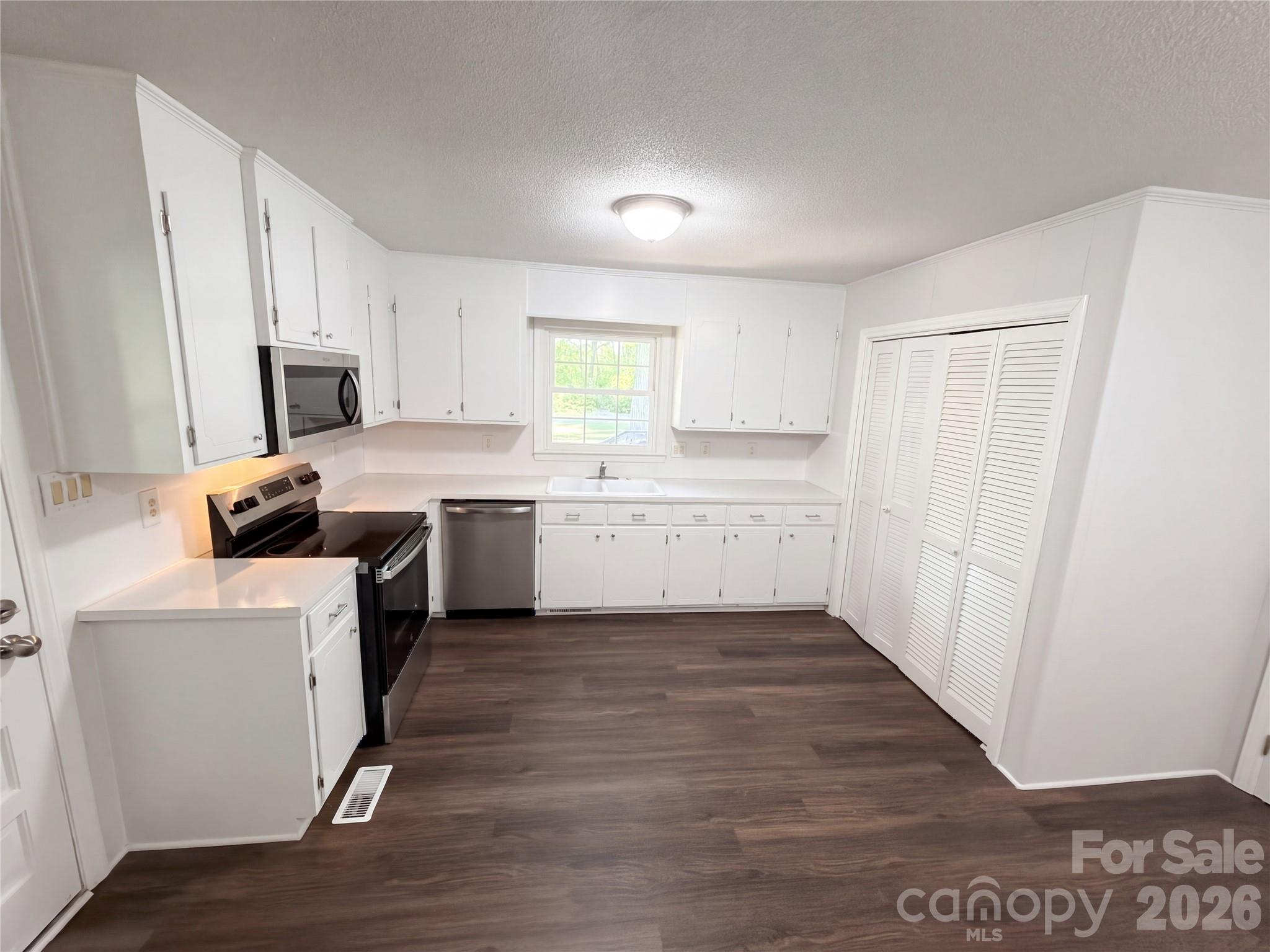 120 Smith Street Property Photo 3
