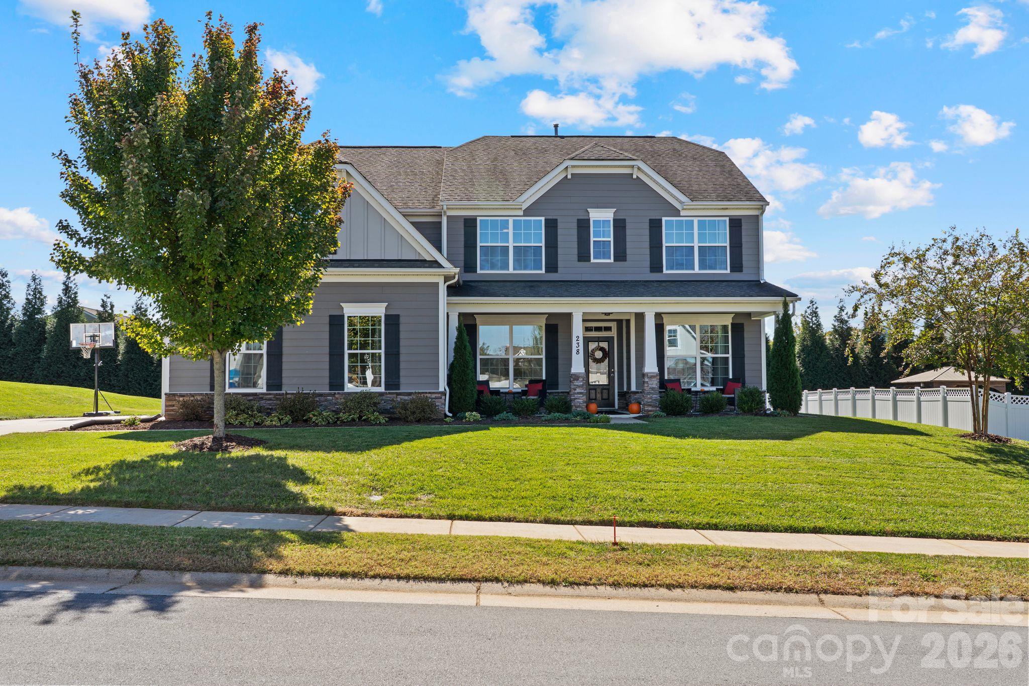 238 Bushney Loop Property Photo 1