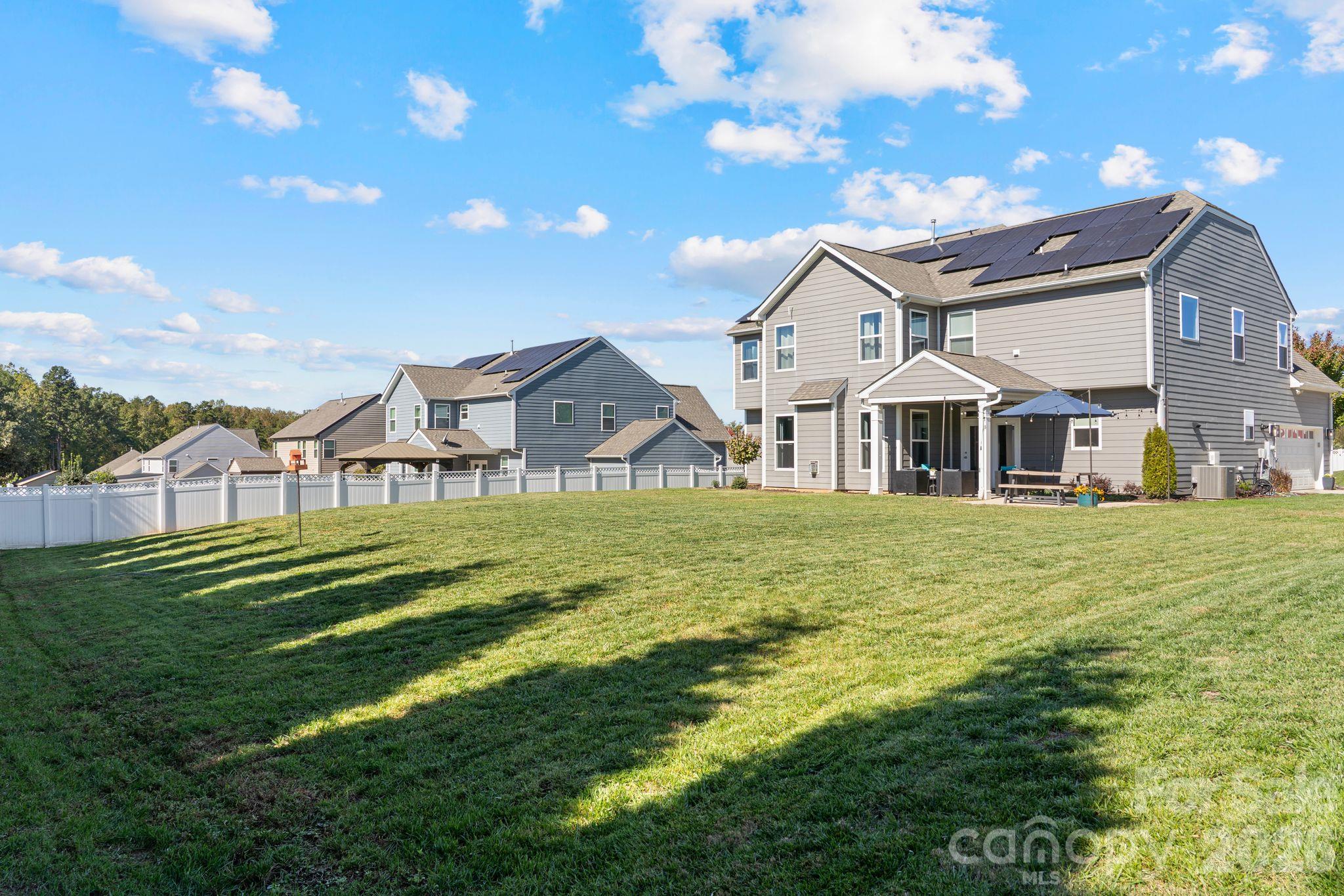 238 Bushney Loop Property Photo 4