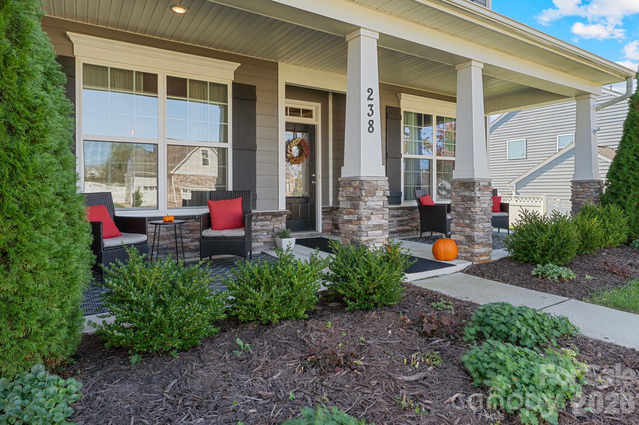 238 Bushney Loop Property Photo 6