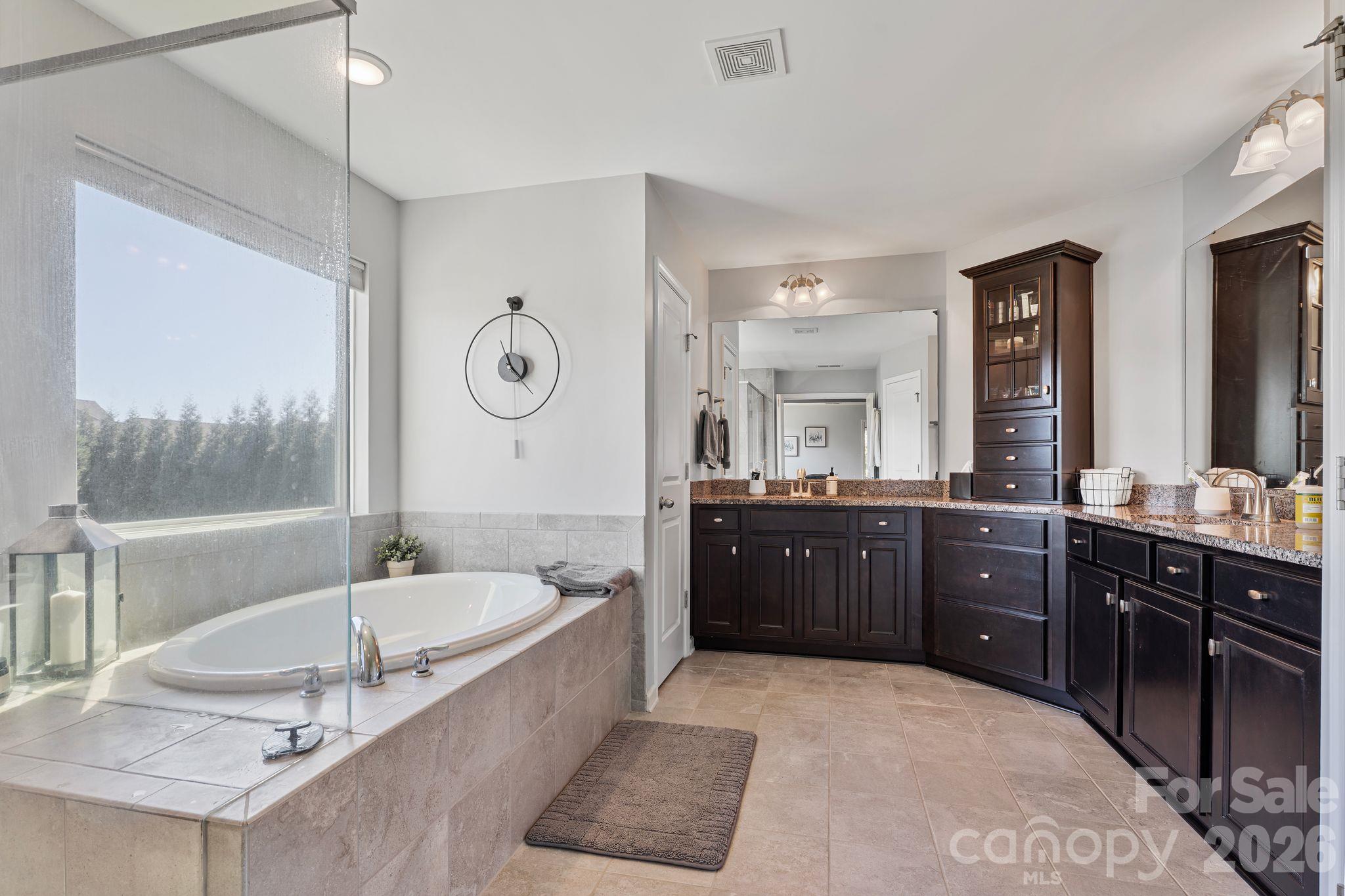 238 Bushney Loop Property Photo 17