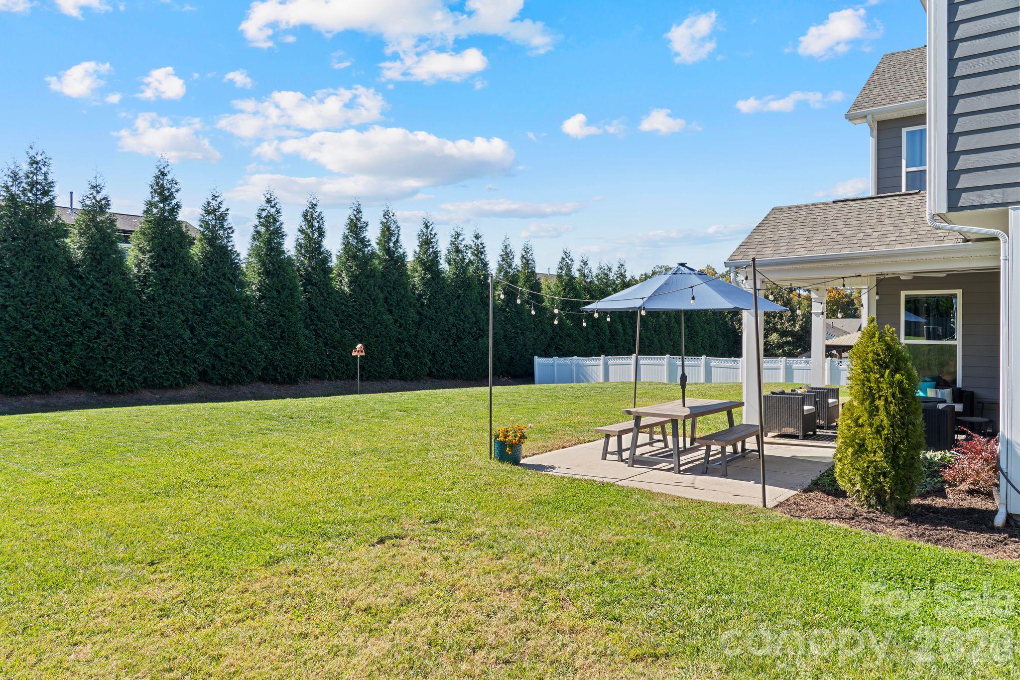 238 Bushney Loop Property Photo 32