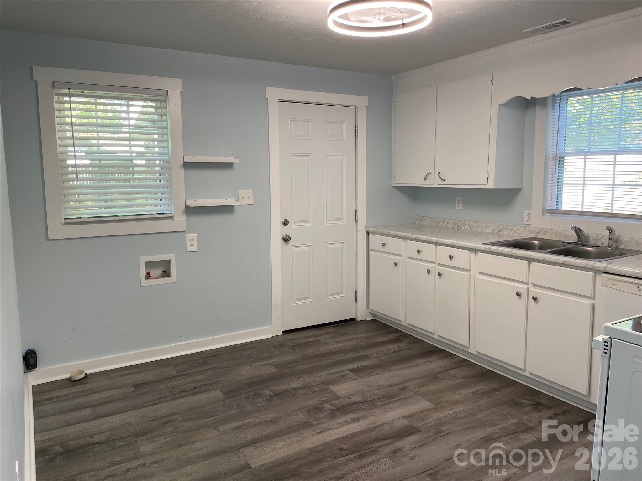 712 Bridges Drive Property Photo 4