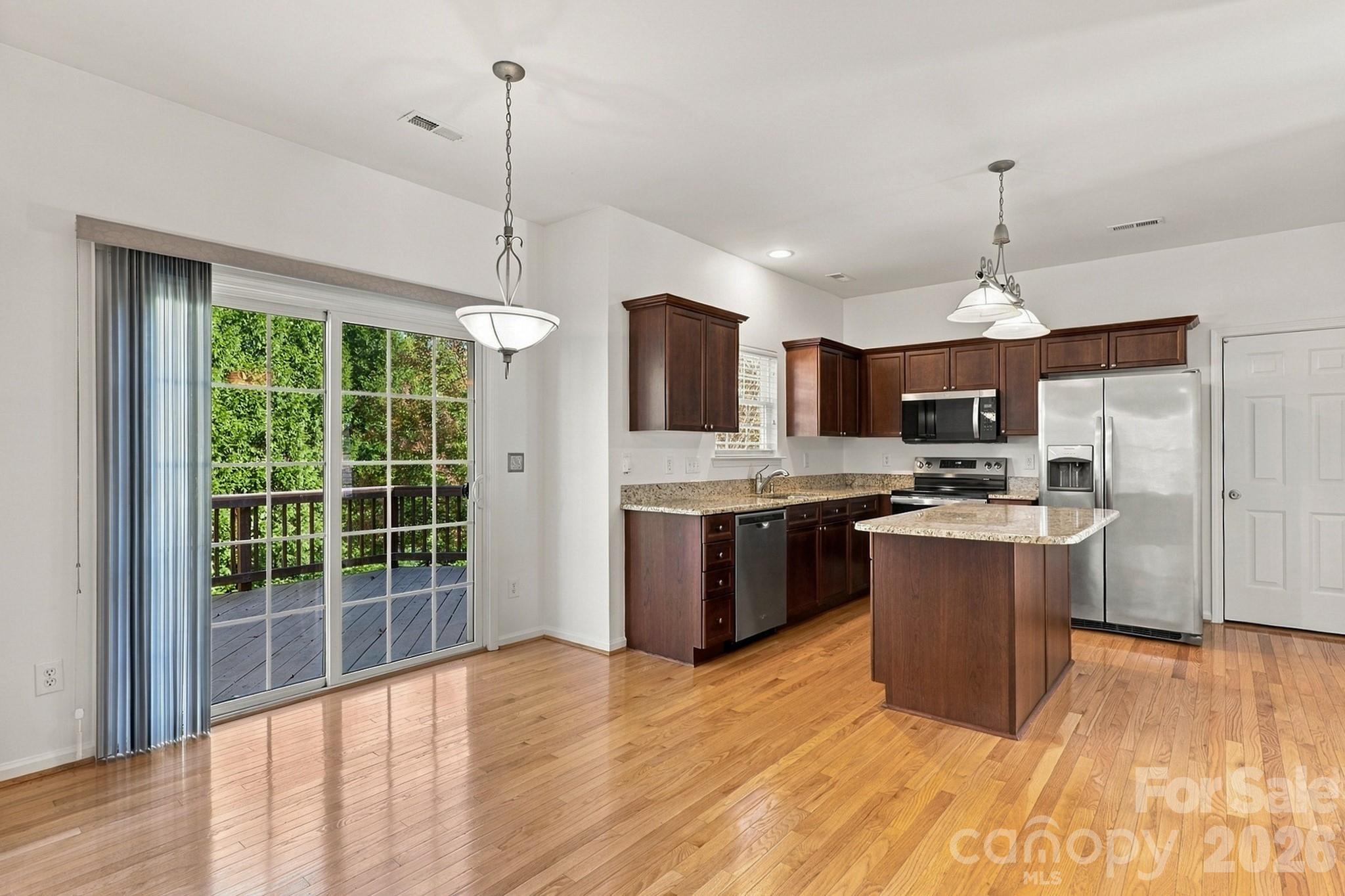 12025 Harmon Lane Property Photo 4