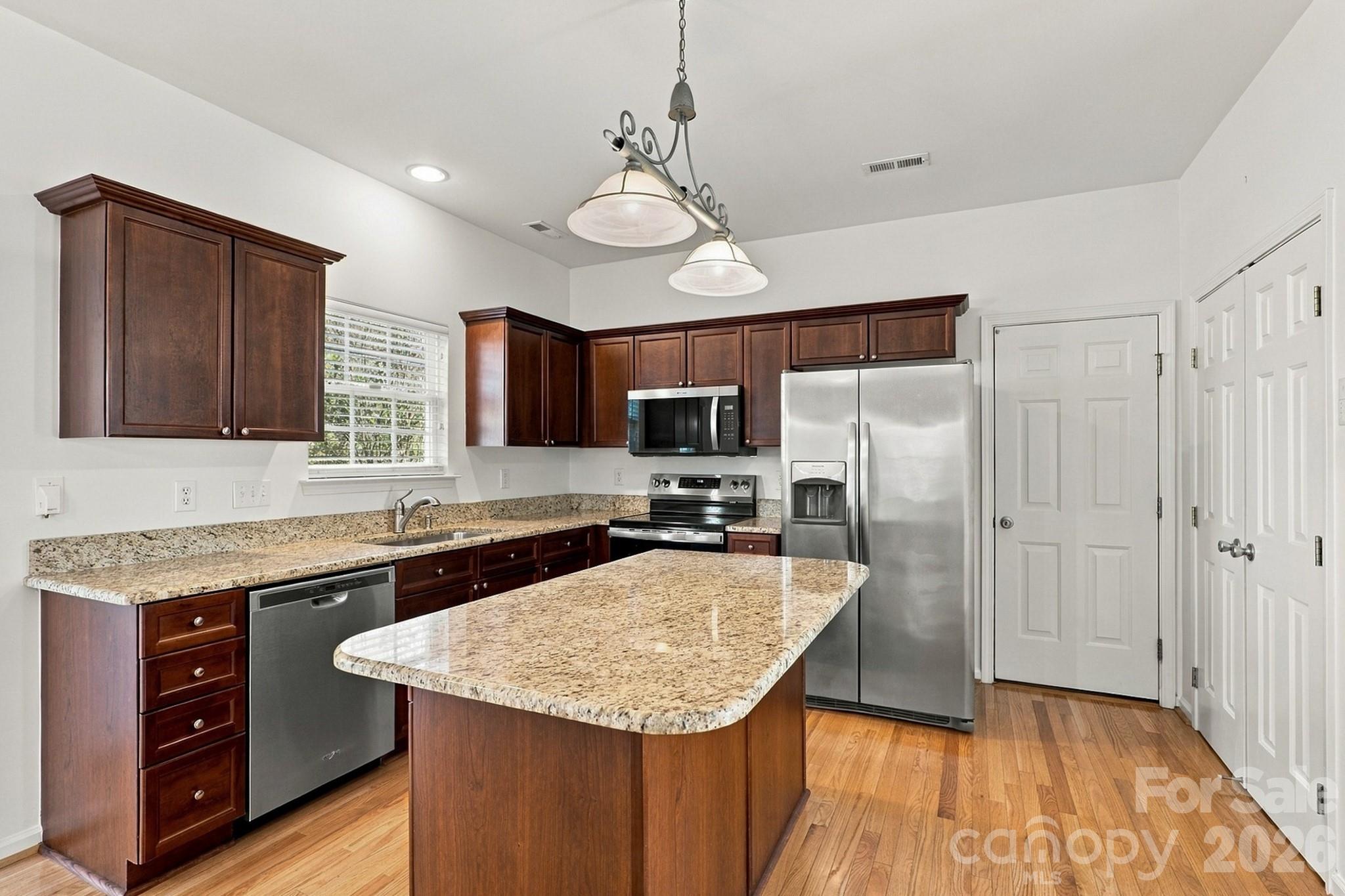 12025 Harmon Lane Property Photo 5