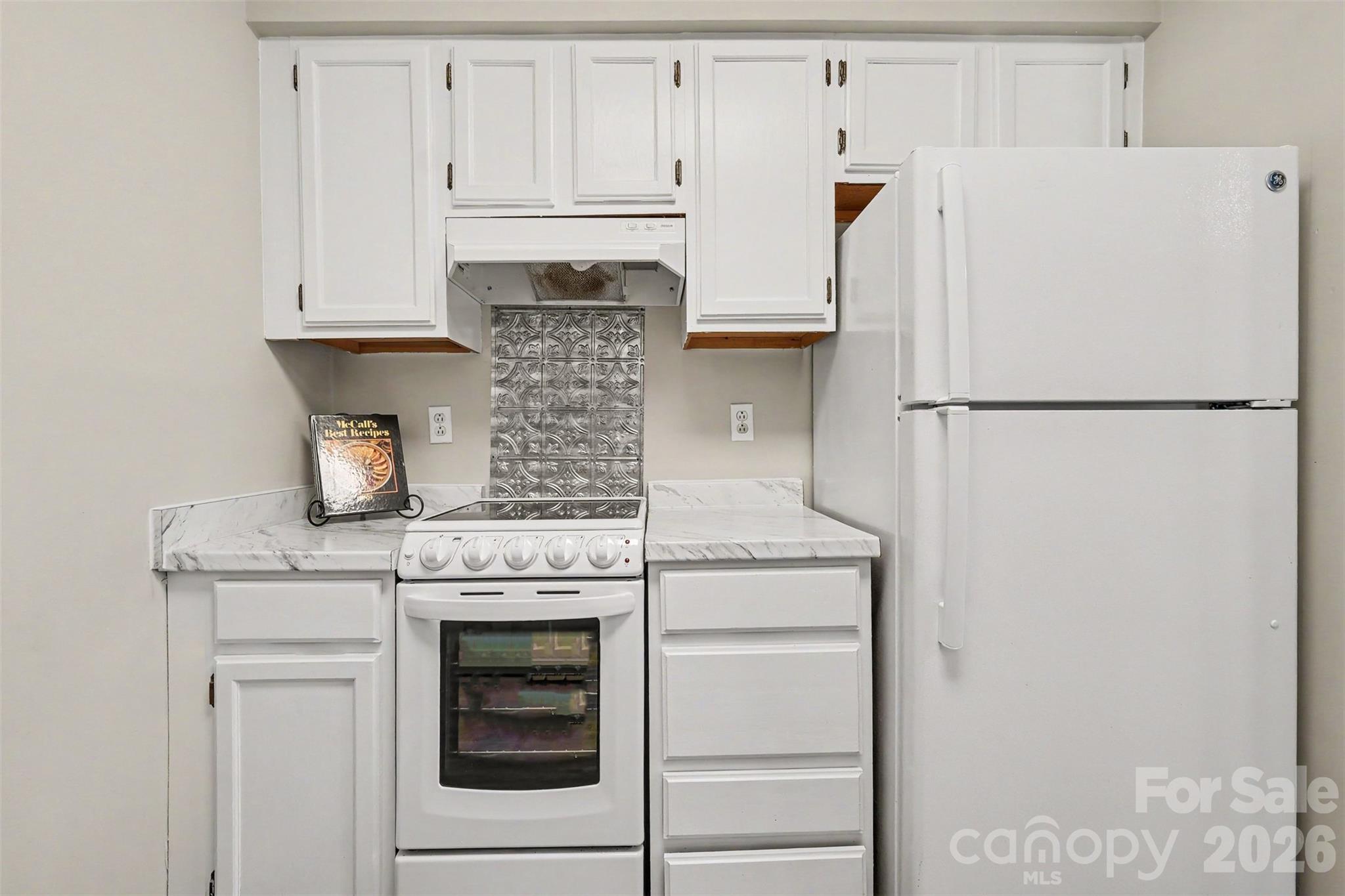 3201 Heathstead Place Property Photo 14