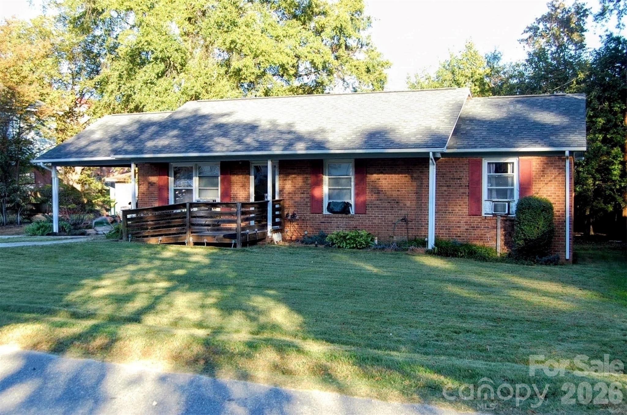 2920 Springdale Avenue Property Photo 1