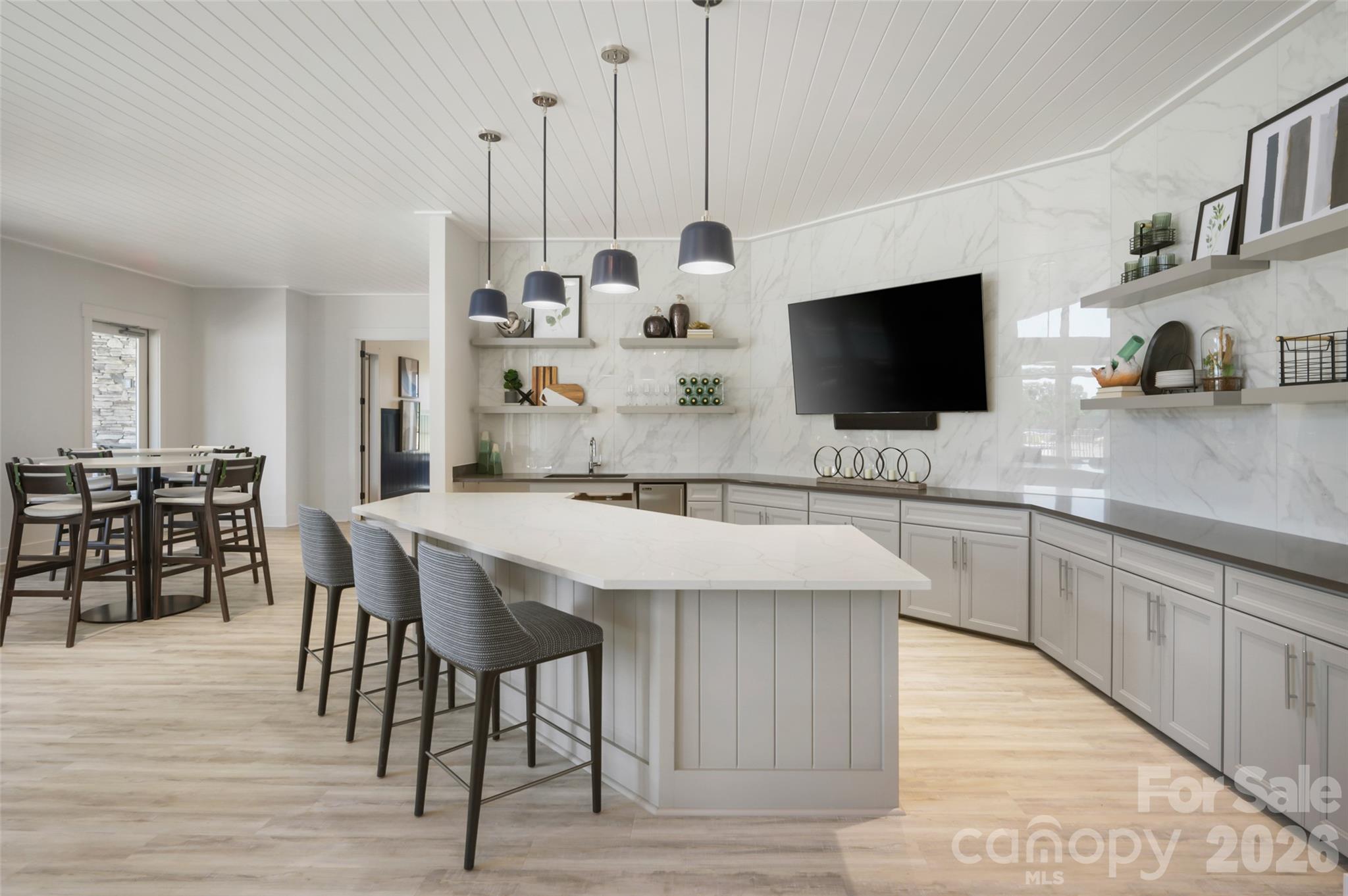 1010 Mineral Way Property Photo 8