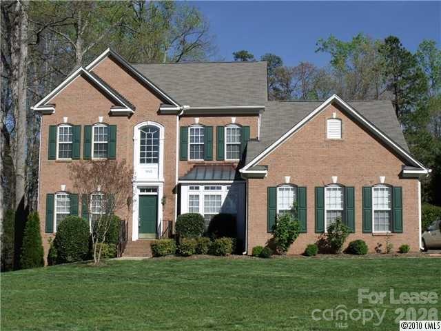1045 Muirfield Drive Property Photo 1