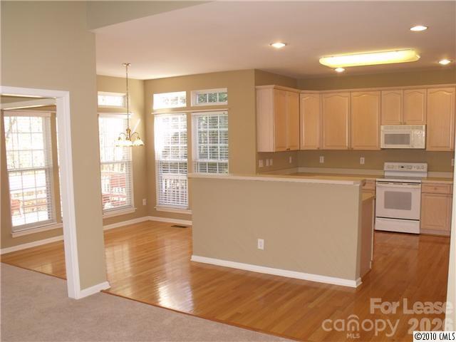 1045 Muirfield Drive Property Photo 4