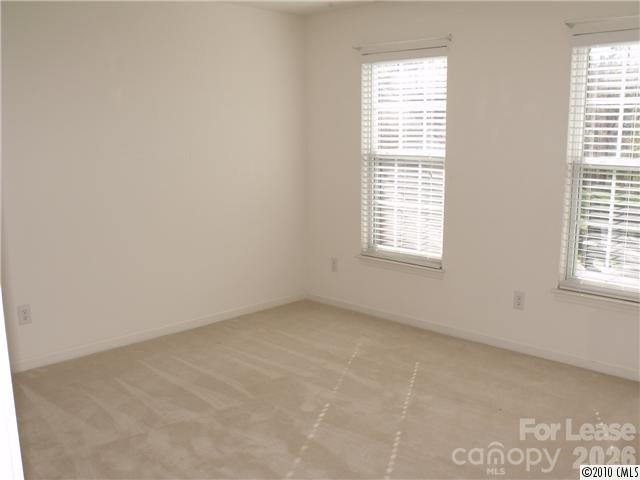 1045 Muirfield Drive Property Photo 13