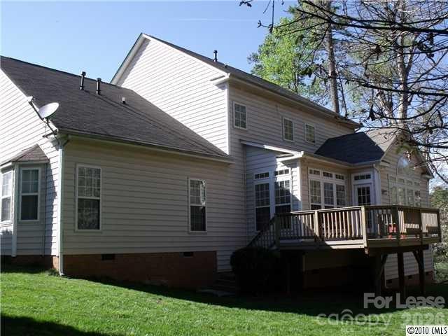 1045 Muirfield Drive Property Photo 15