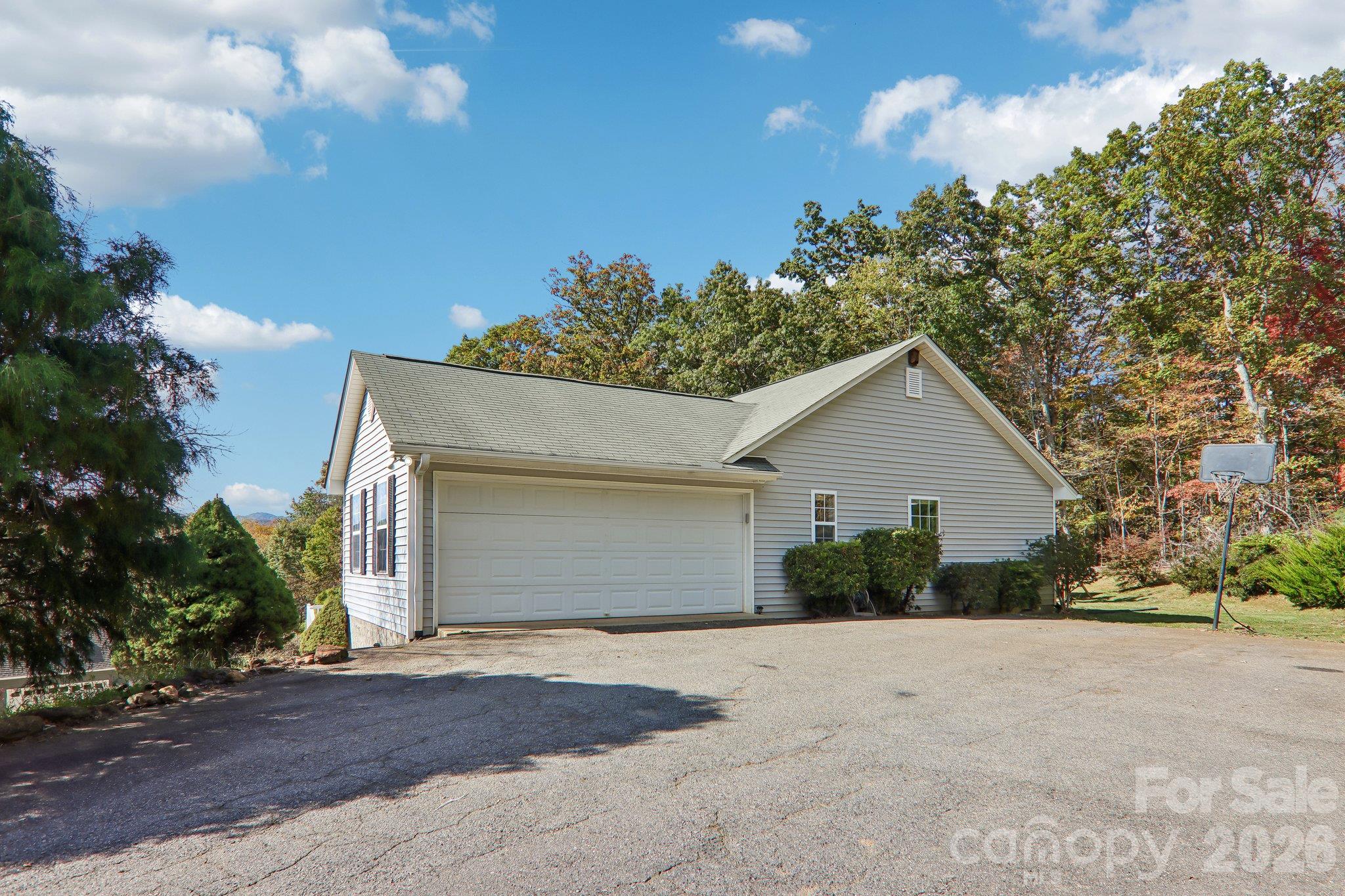 85 Guy Way Property Photo 33