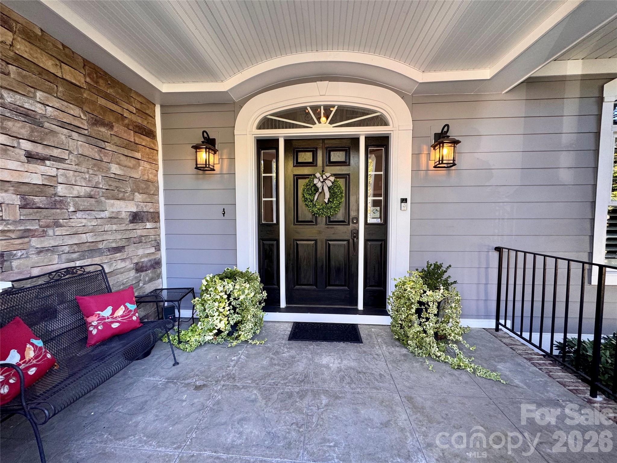 2909 Donegal Drive Property Photo 2
