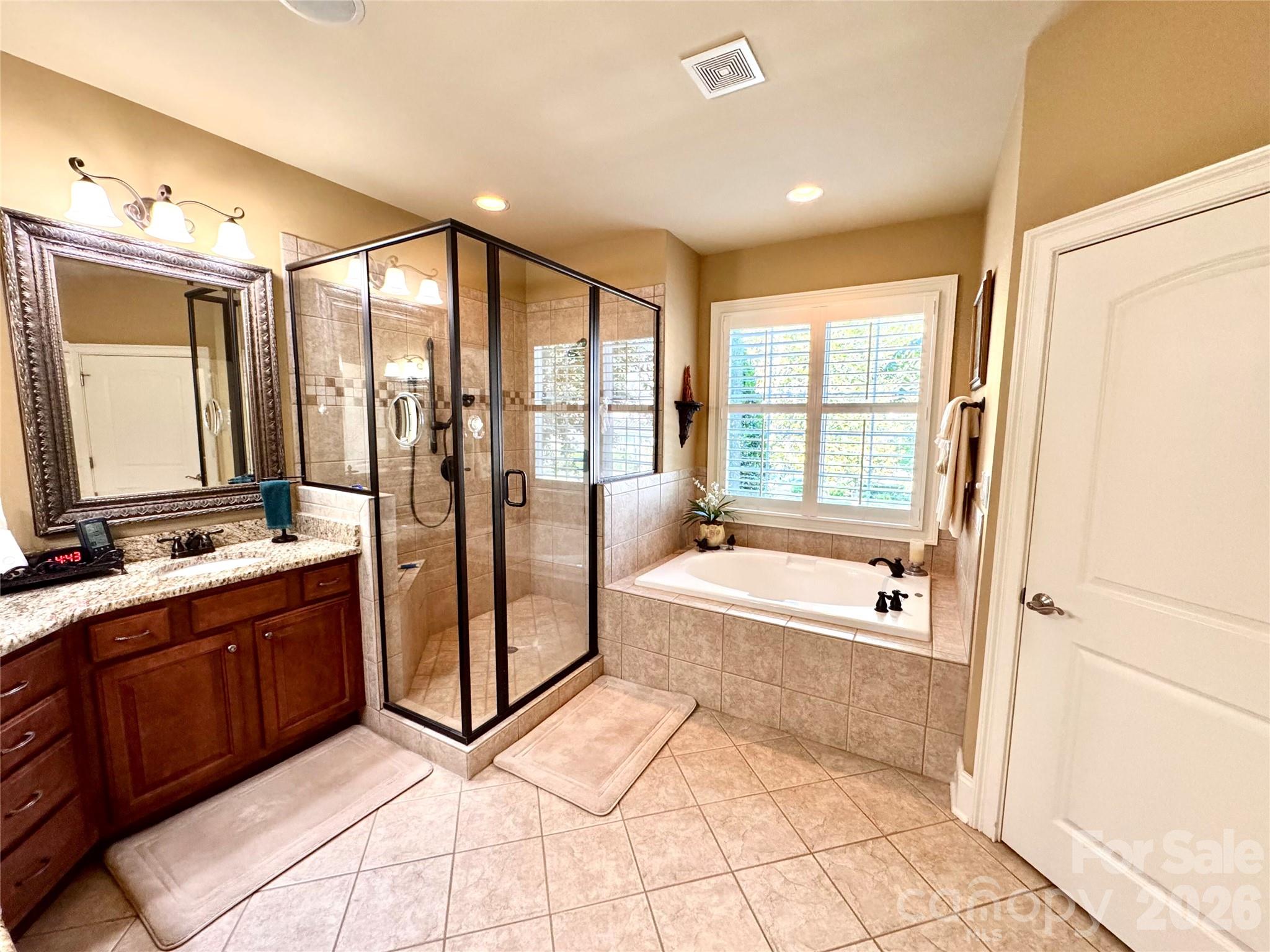 2909 Donegal Drive Property Photo 9