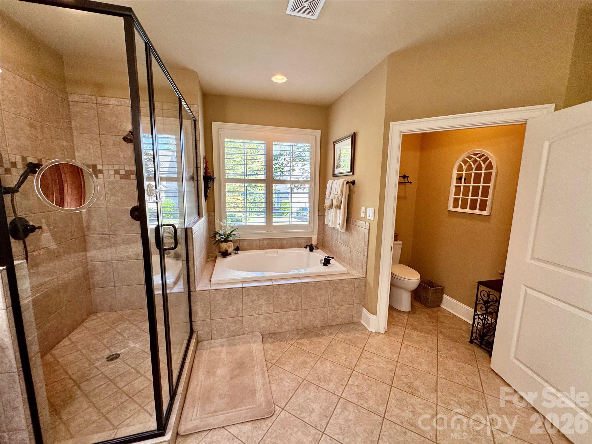 2909 Donegal Drive Property Photo 11