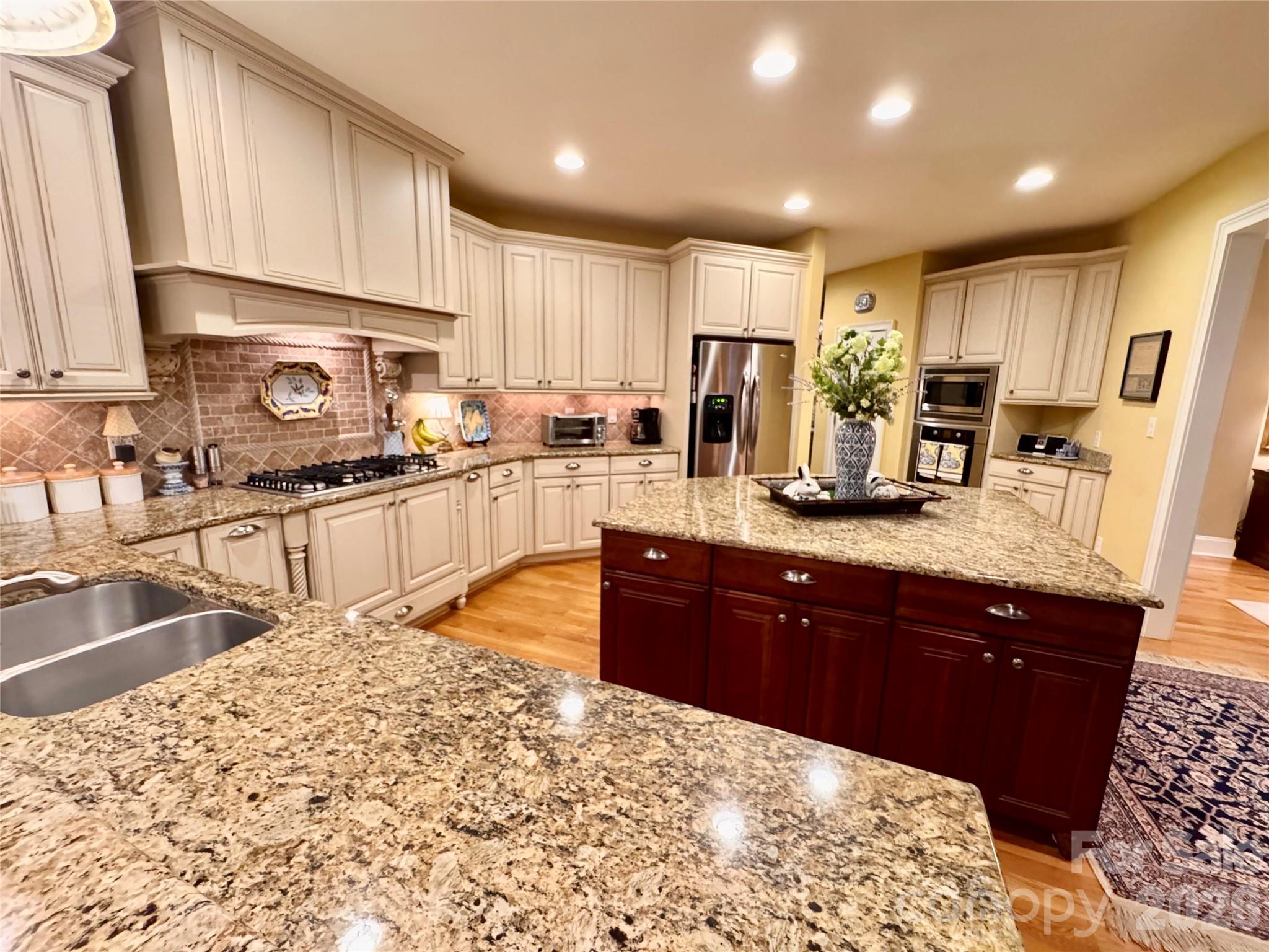 2909 Donegal Drive Property Photo 15