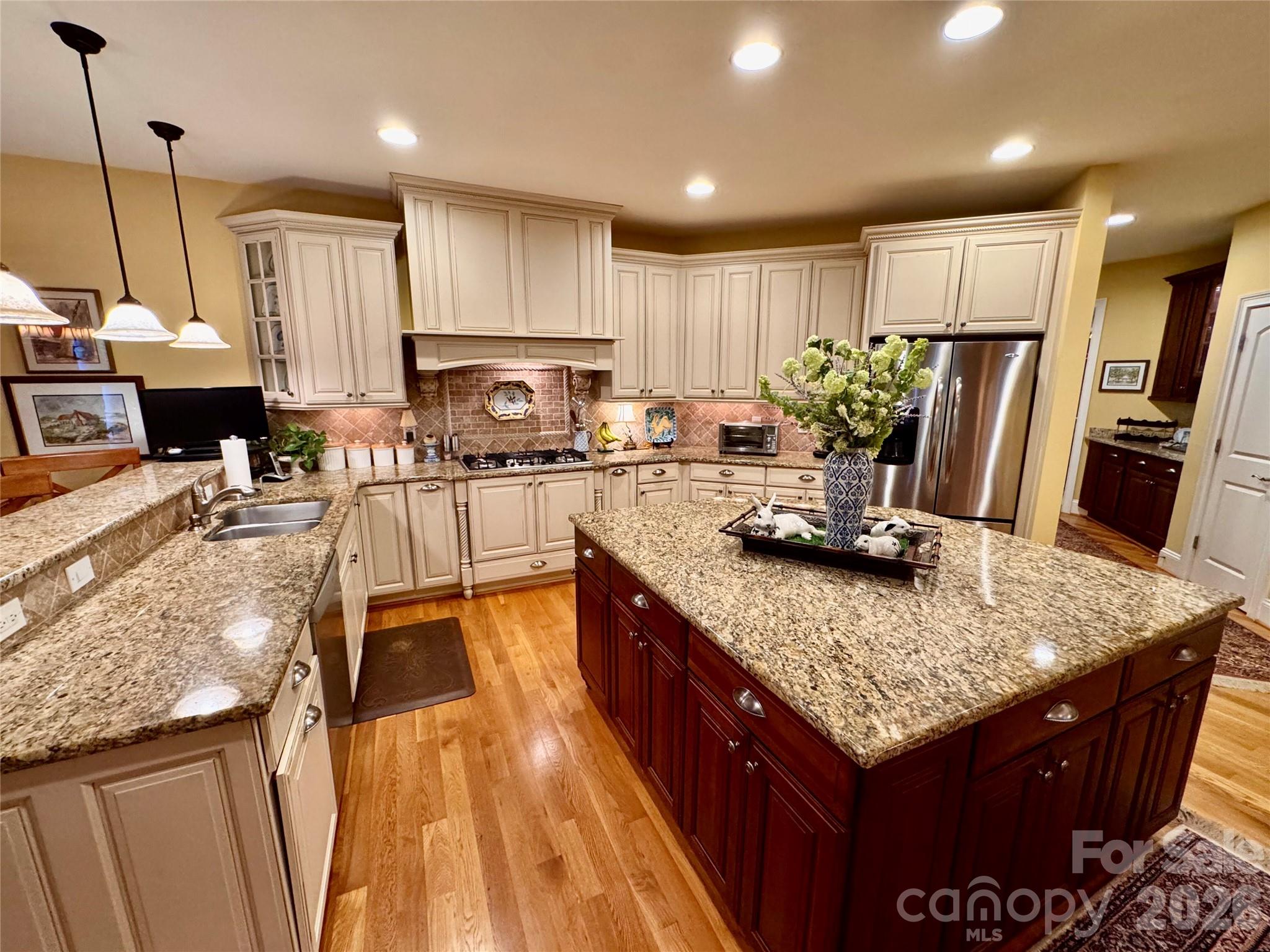 2909 Donegal Drive Property Photo 17