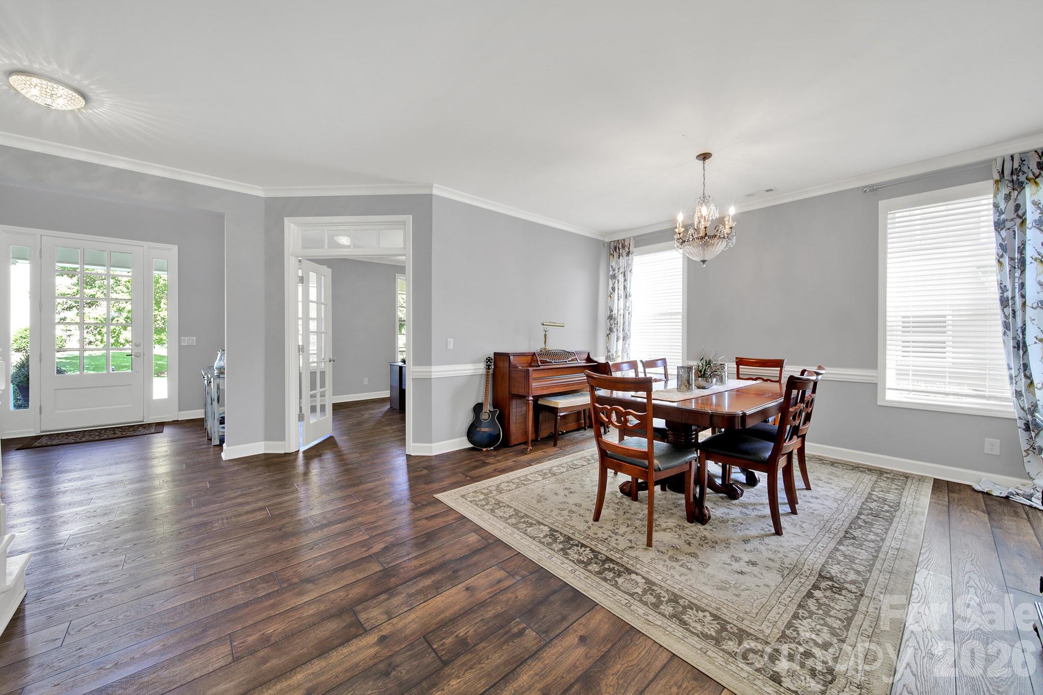 17219 W Marbella Lane Property Photo 7