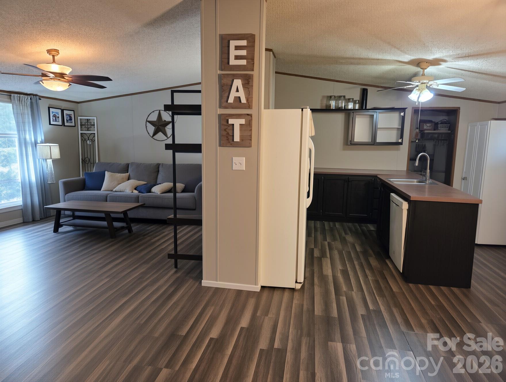 2524 Cabelos Drive Property Photo 8