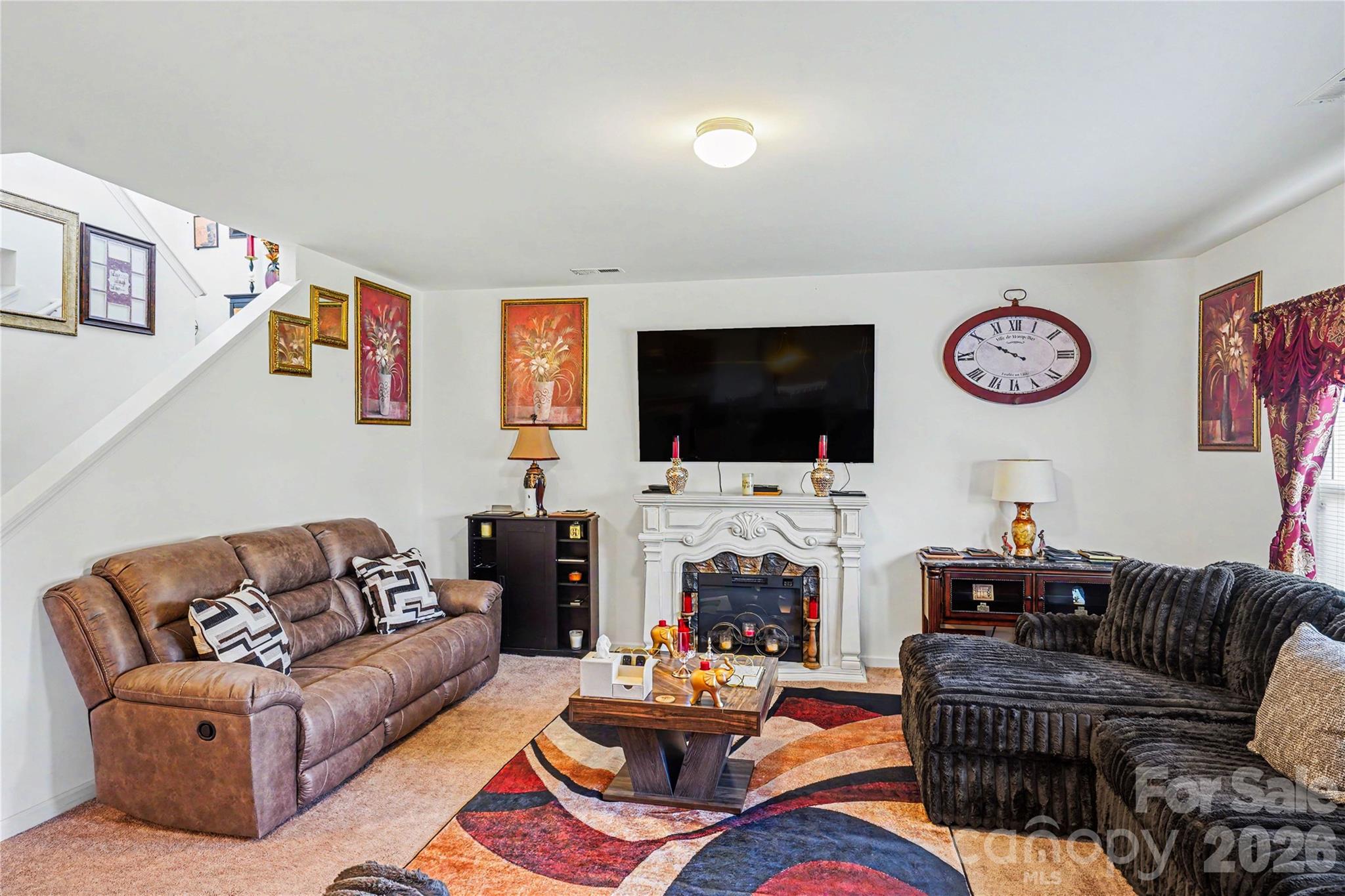 1914 Kingstree Drive Property Photo 4