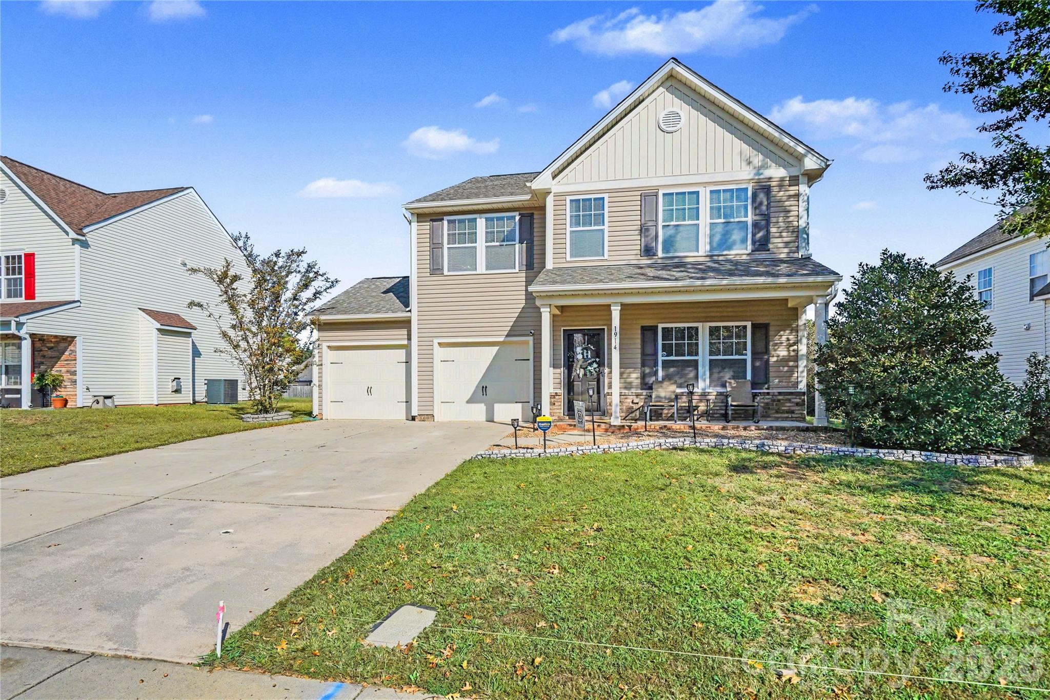 1914 Kingstree Drive Property Photo 6