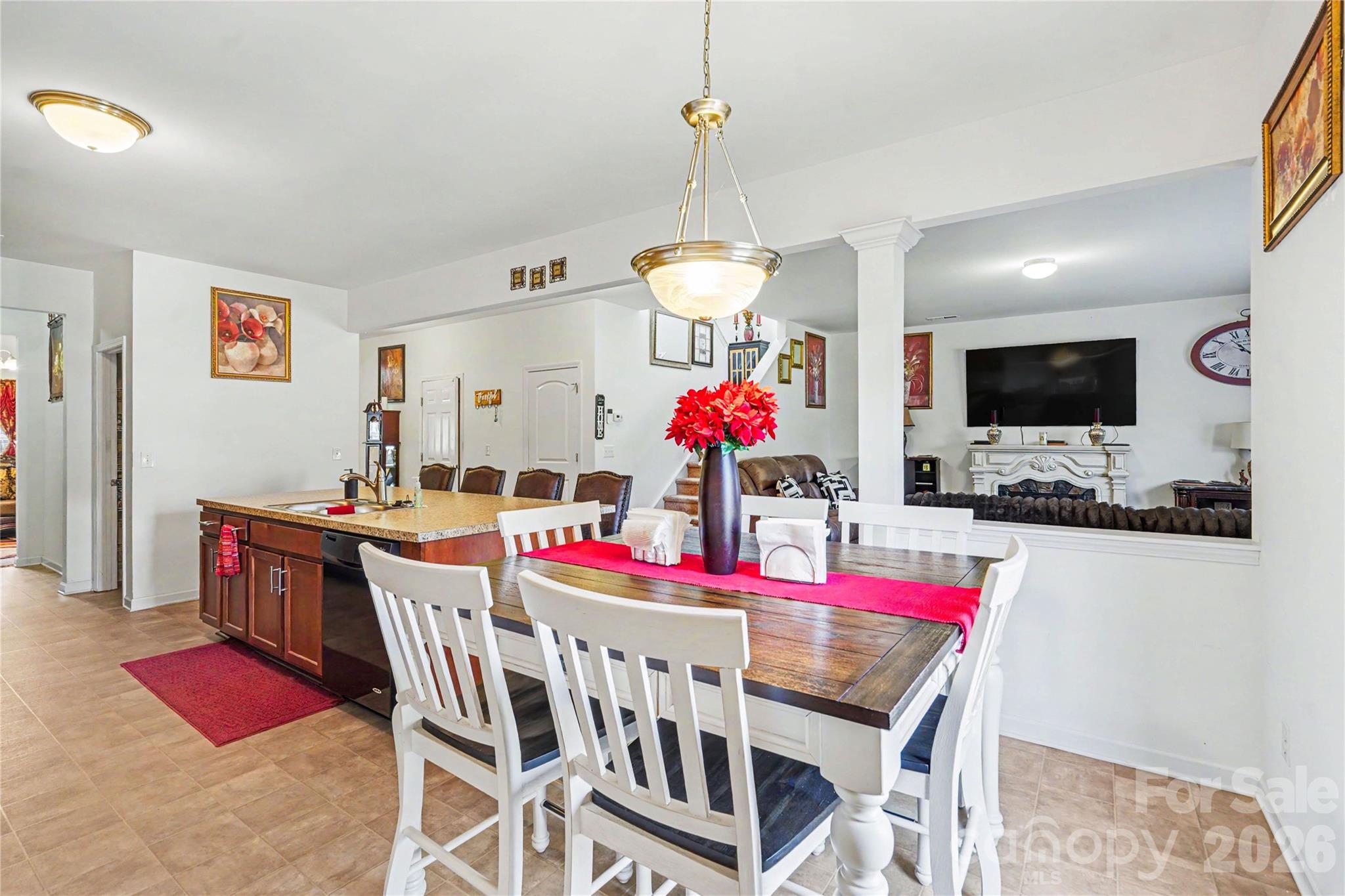 1914 Kingstree Drive Property Photo 11
