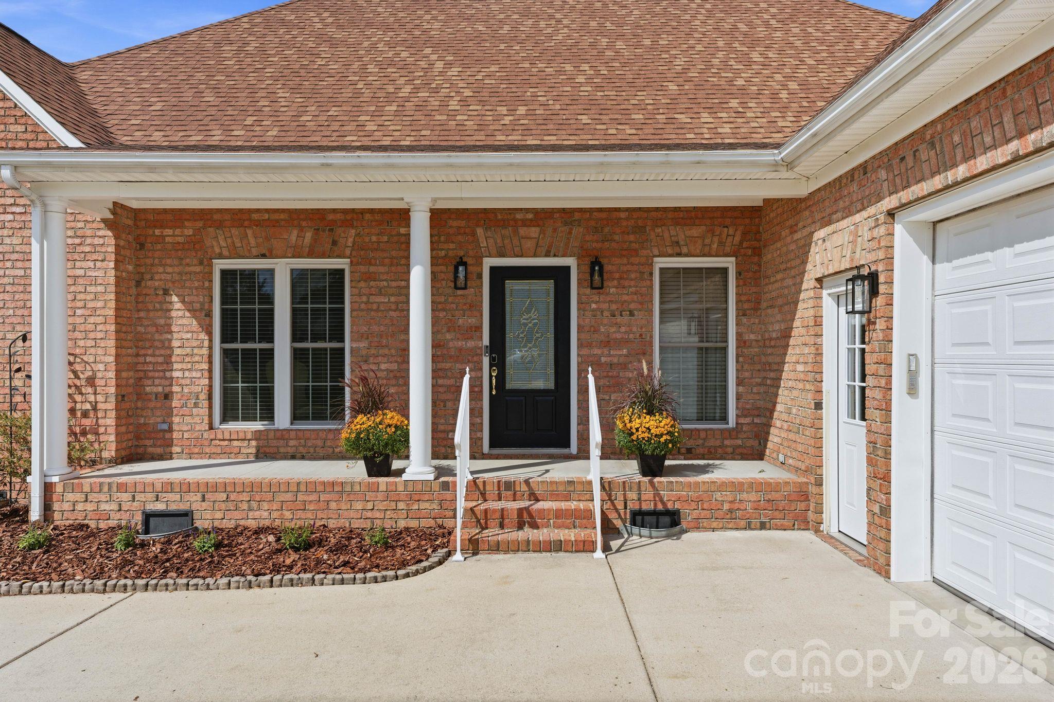 803 Amanda Way Property Photo 3