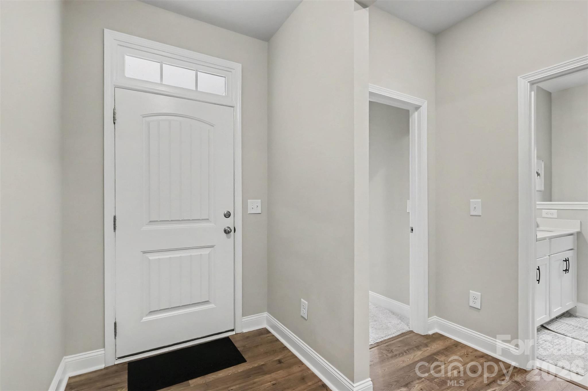 1301 Black Walnut Street Property Photo 4