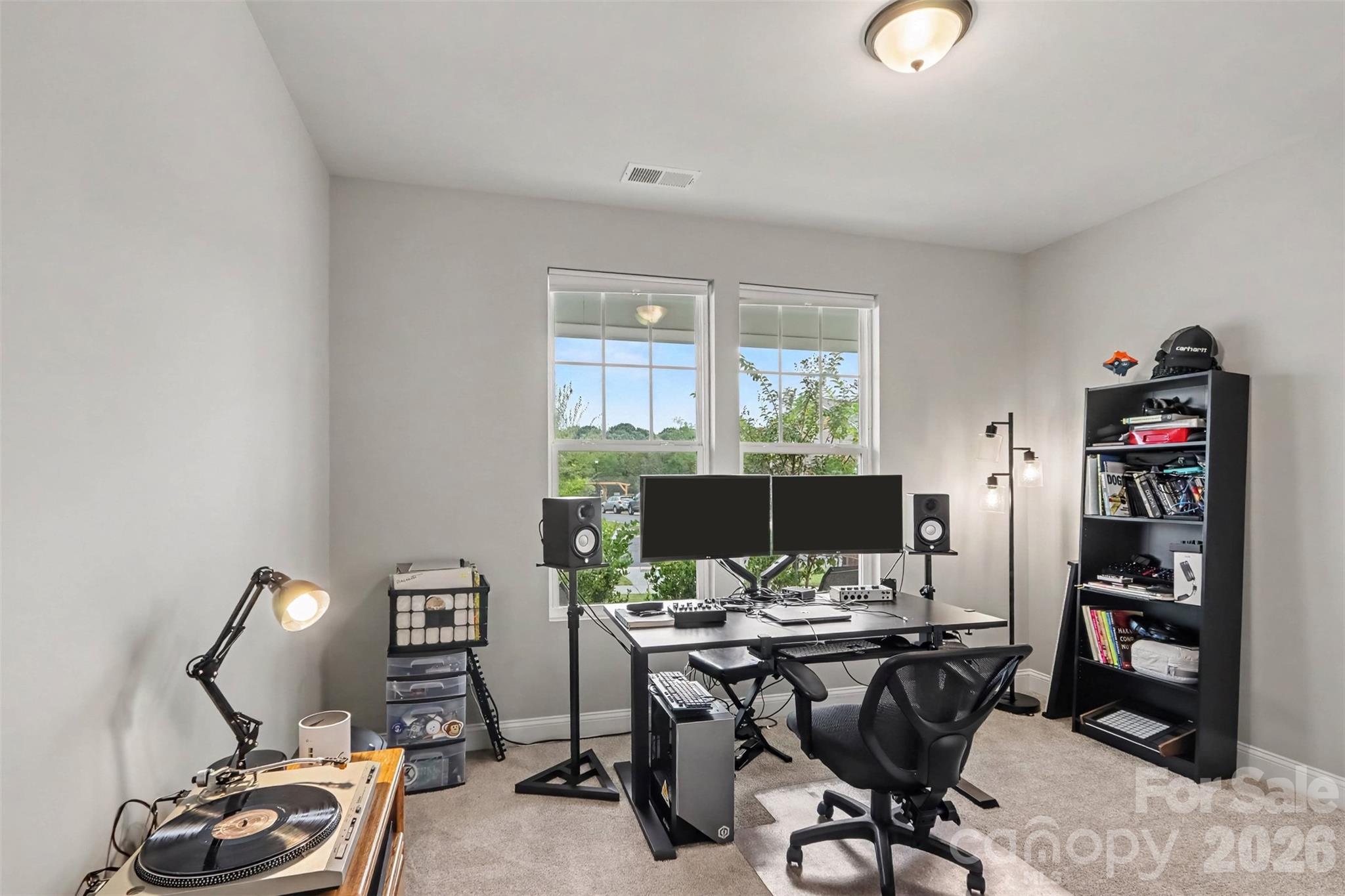 1301 Black Walnut Street Property Photo 17