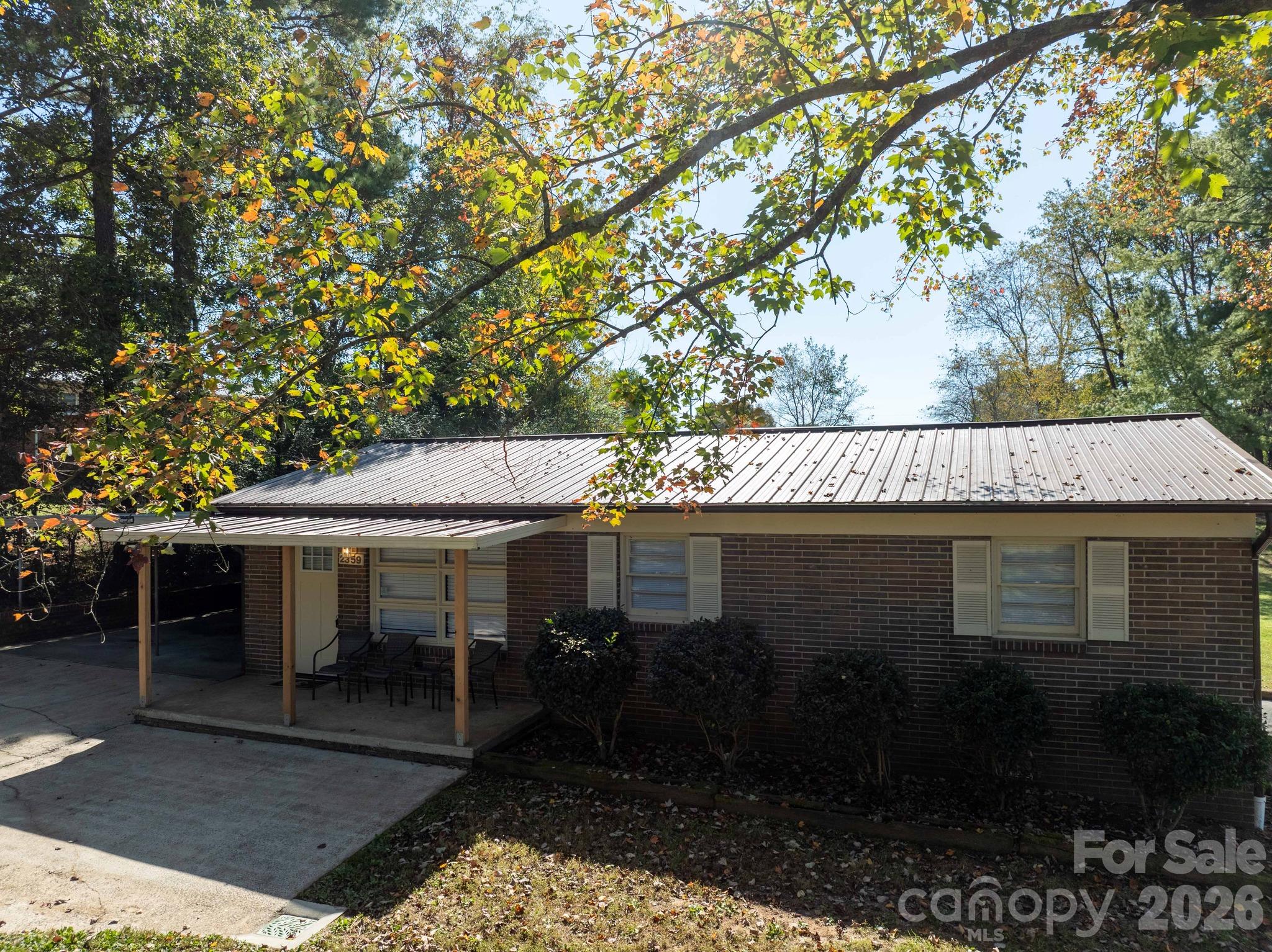 2359 Allendale Circle Property Photo 2