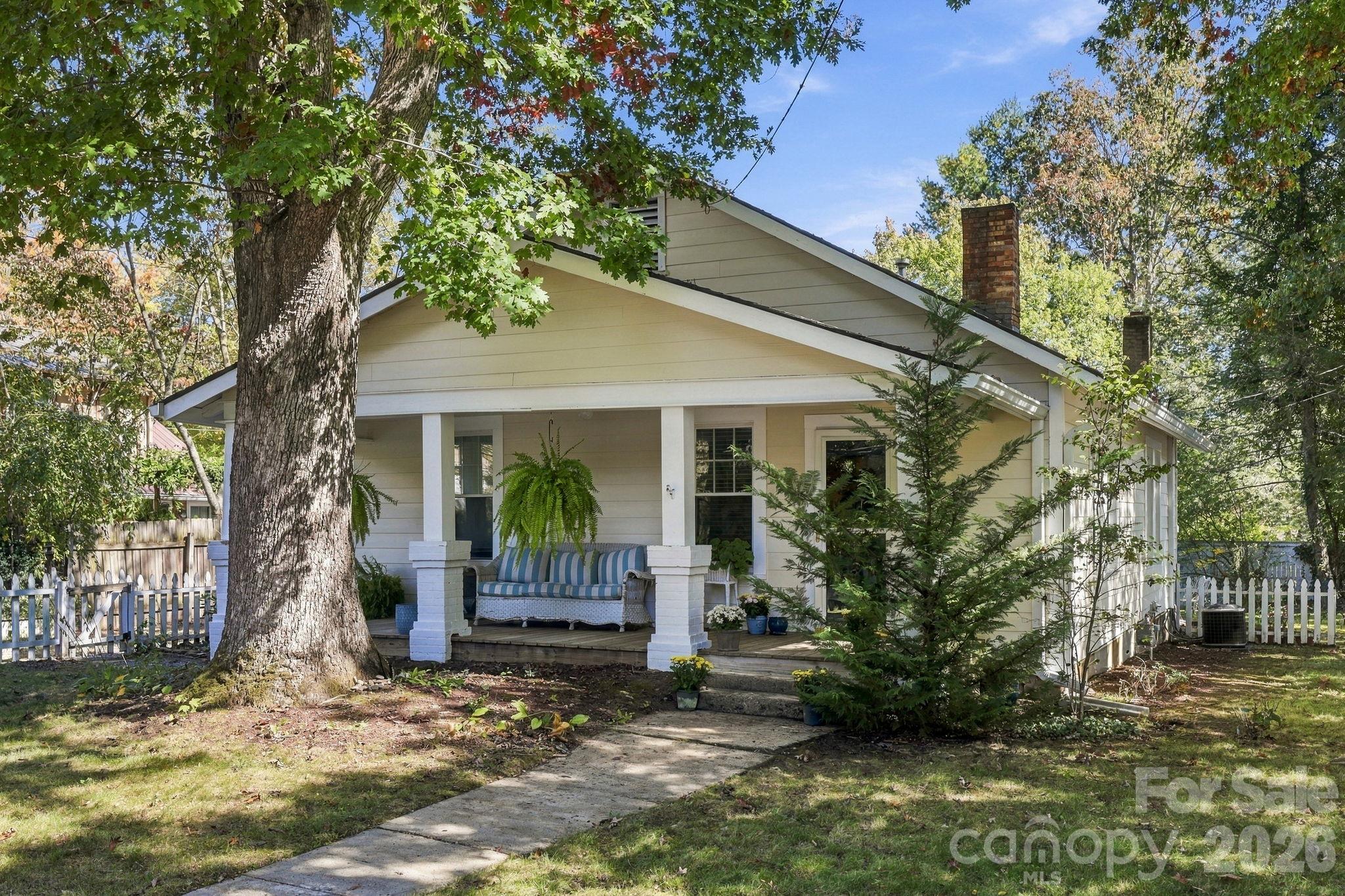 404 Montreat Road Property Photo 1