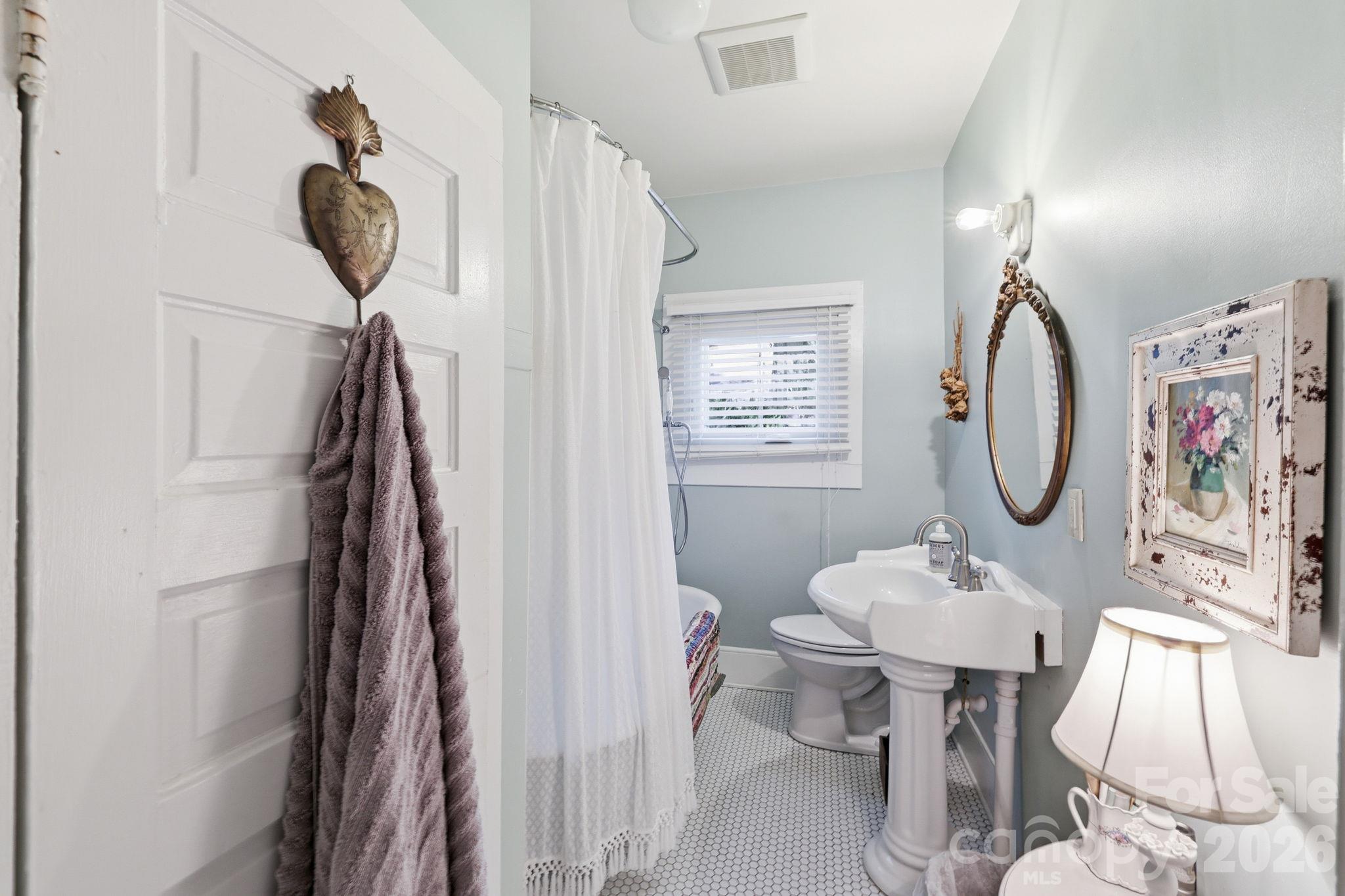 404 Montreat Road Property Photo 19