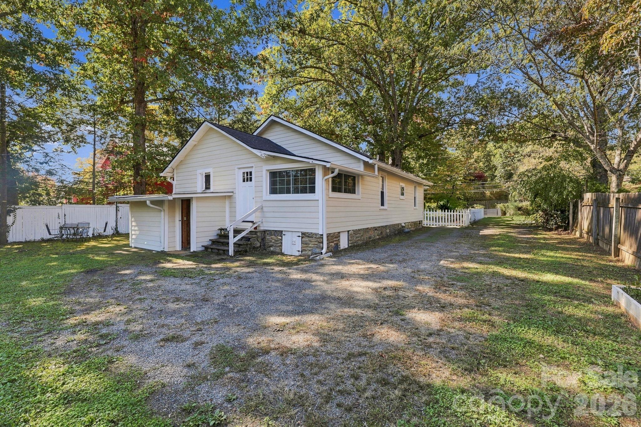 404 Montreat Road Property Photo 23