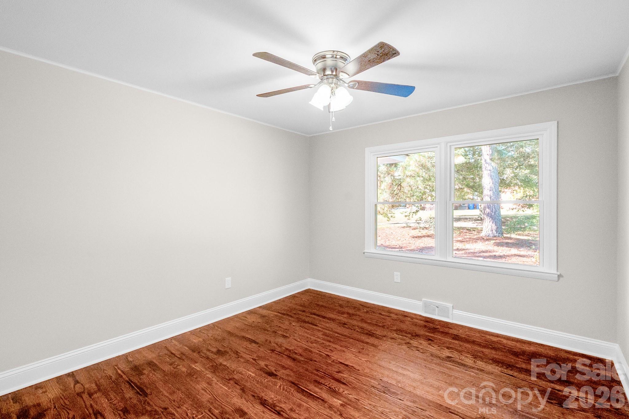 212 S Sycamore Street Property Photo 14