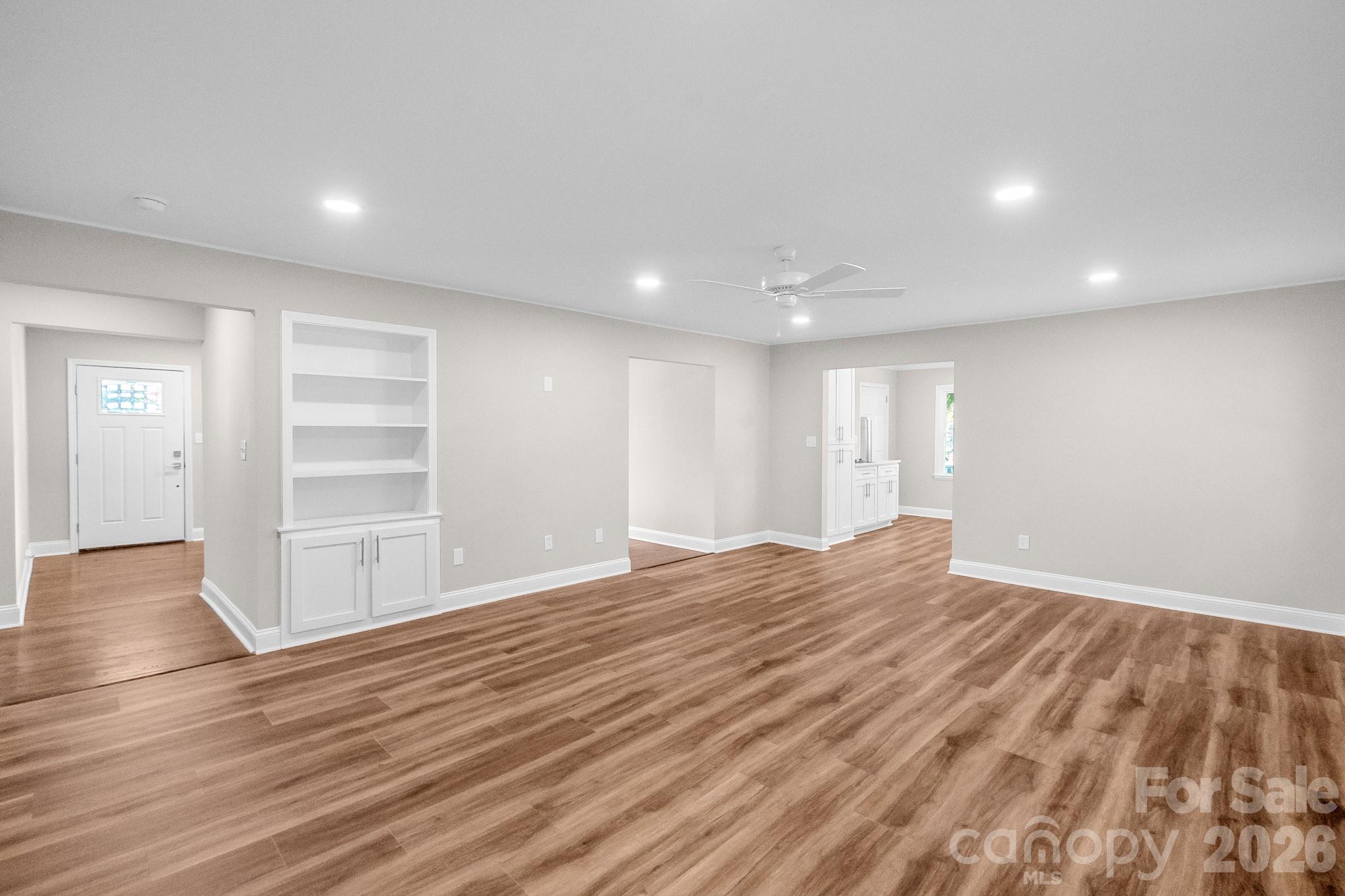 212 S Sycamore Street Property Photo 24
