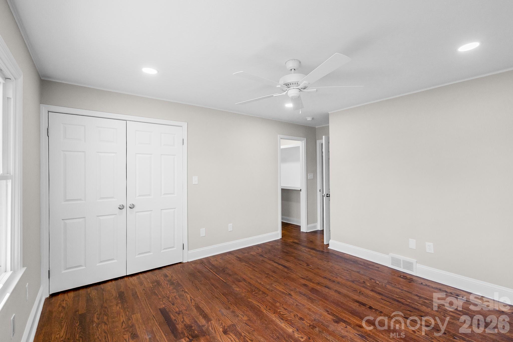 212 S Sycamore Street Property Photo 25