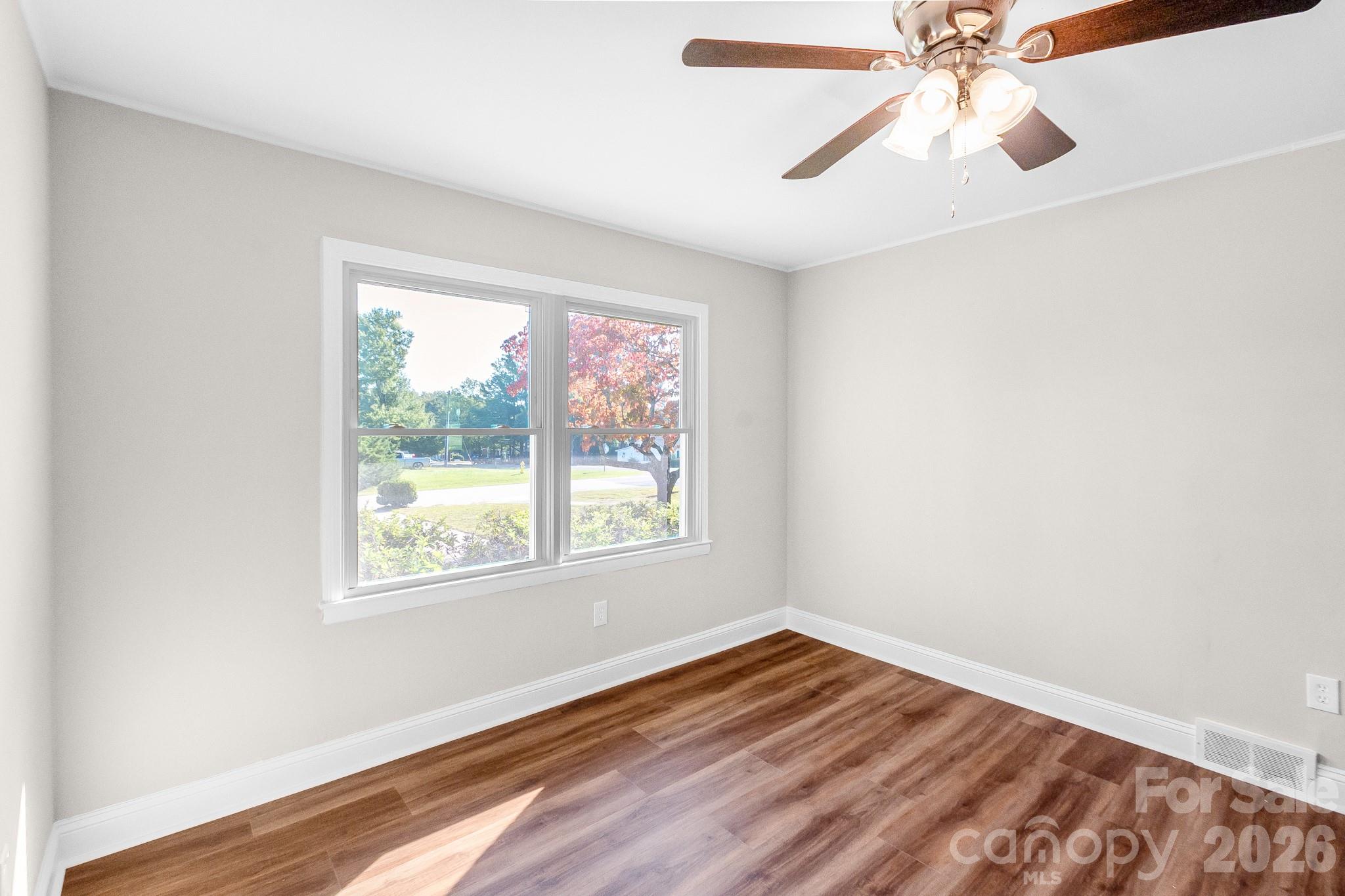 212 S Sycamore Street Property Photo 26