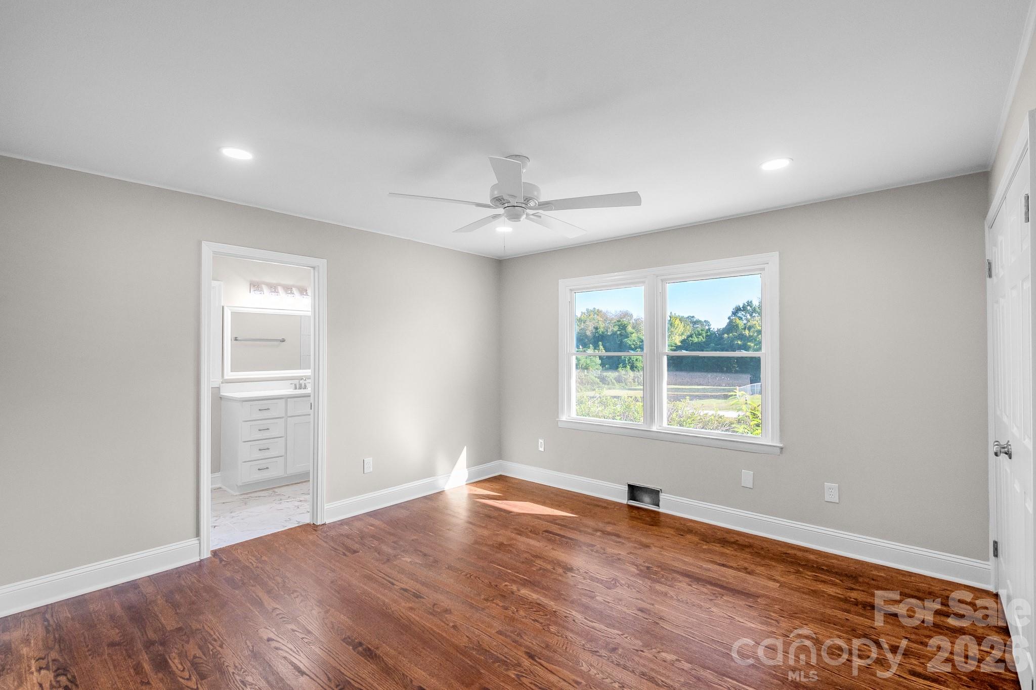 212 S Sycamore Street Property Photo 36